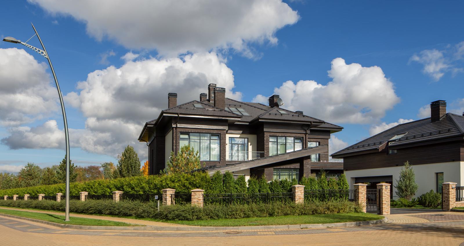 Загородный дом в посёлке Montevil - экстерьеры