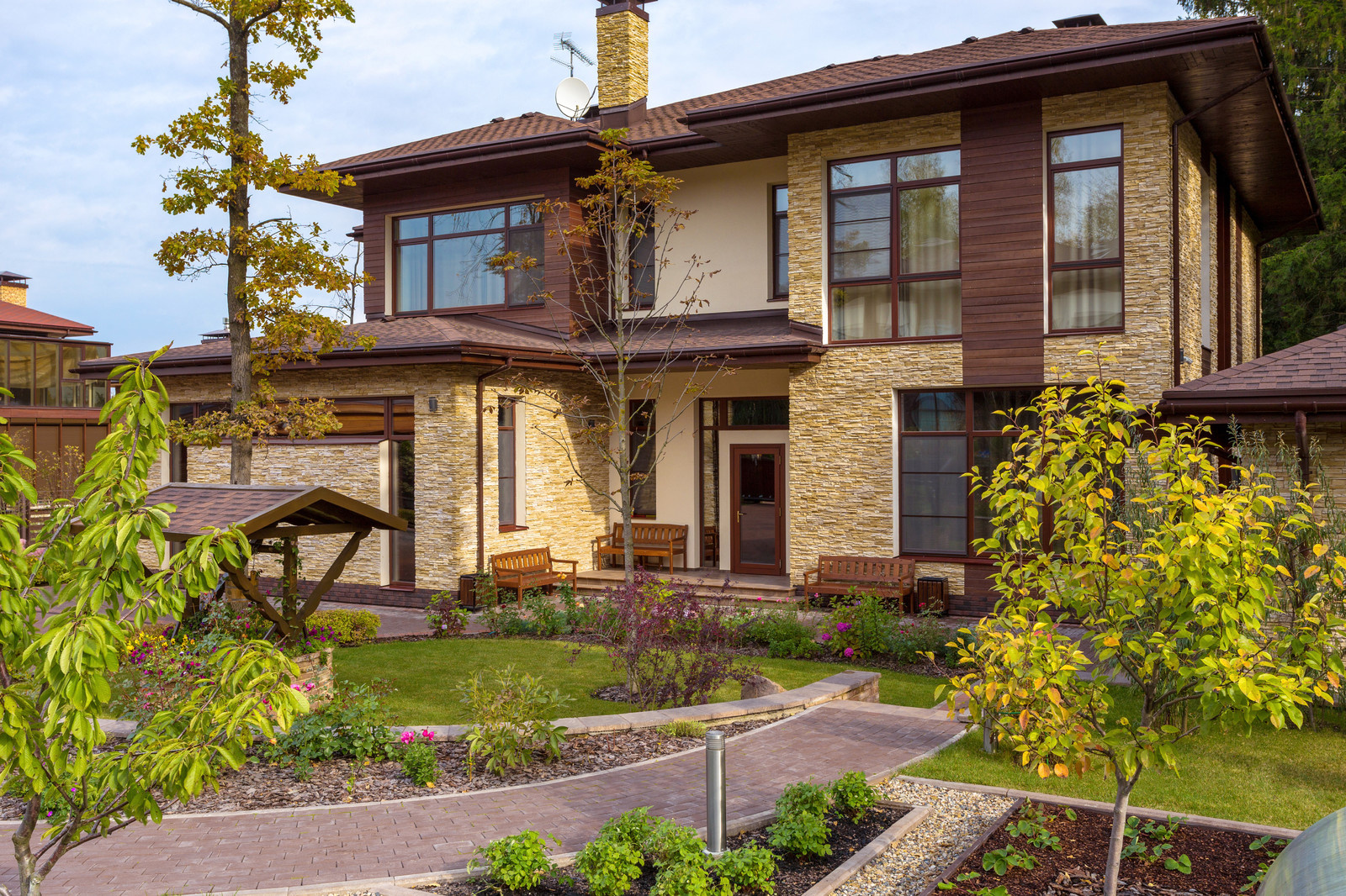 Внутренний двор загородного дома Ла Променад 2 (Подмосковье