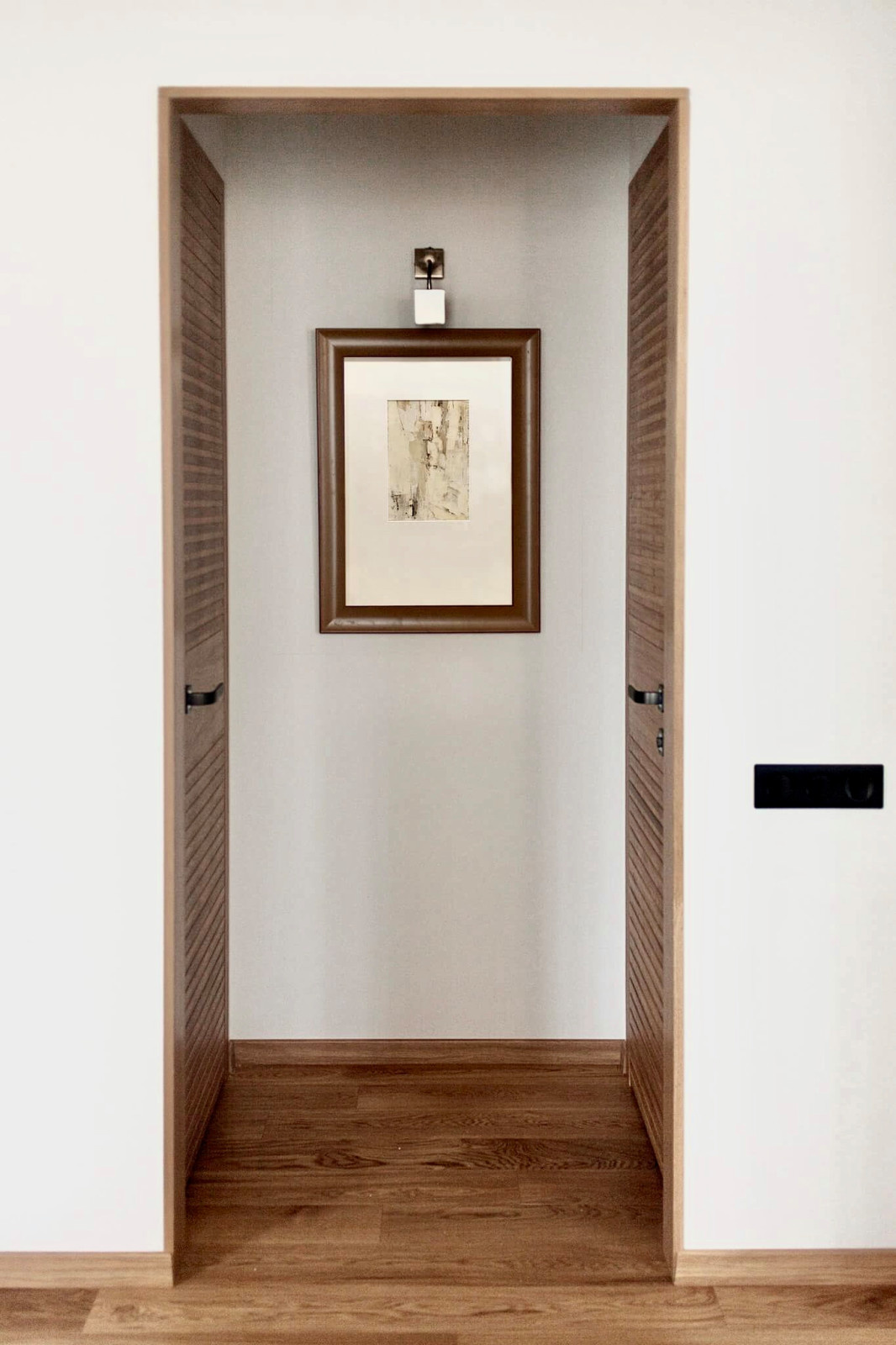 Oak & white