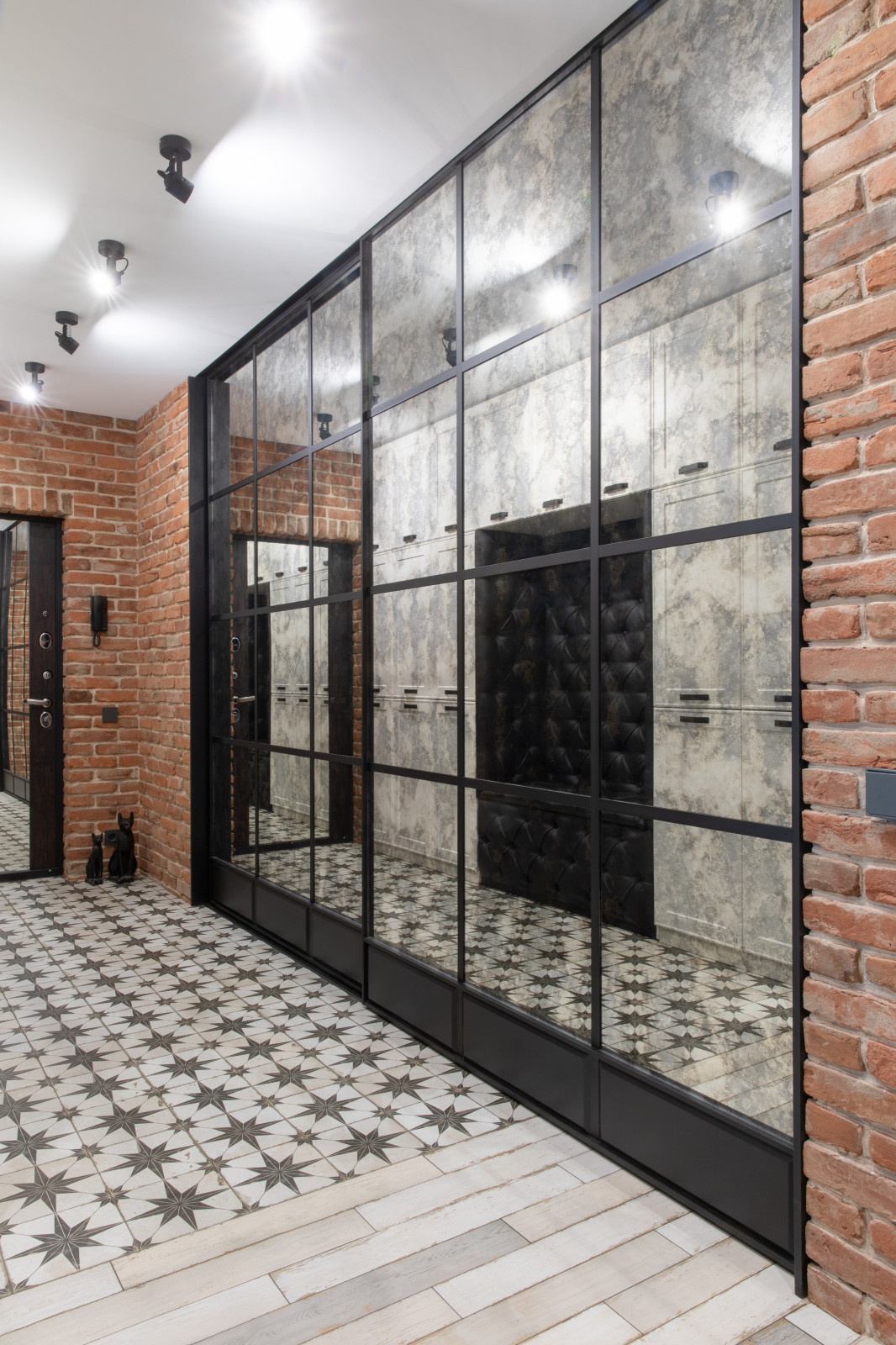 Квартира с зеленой стеной (реализация)