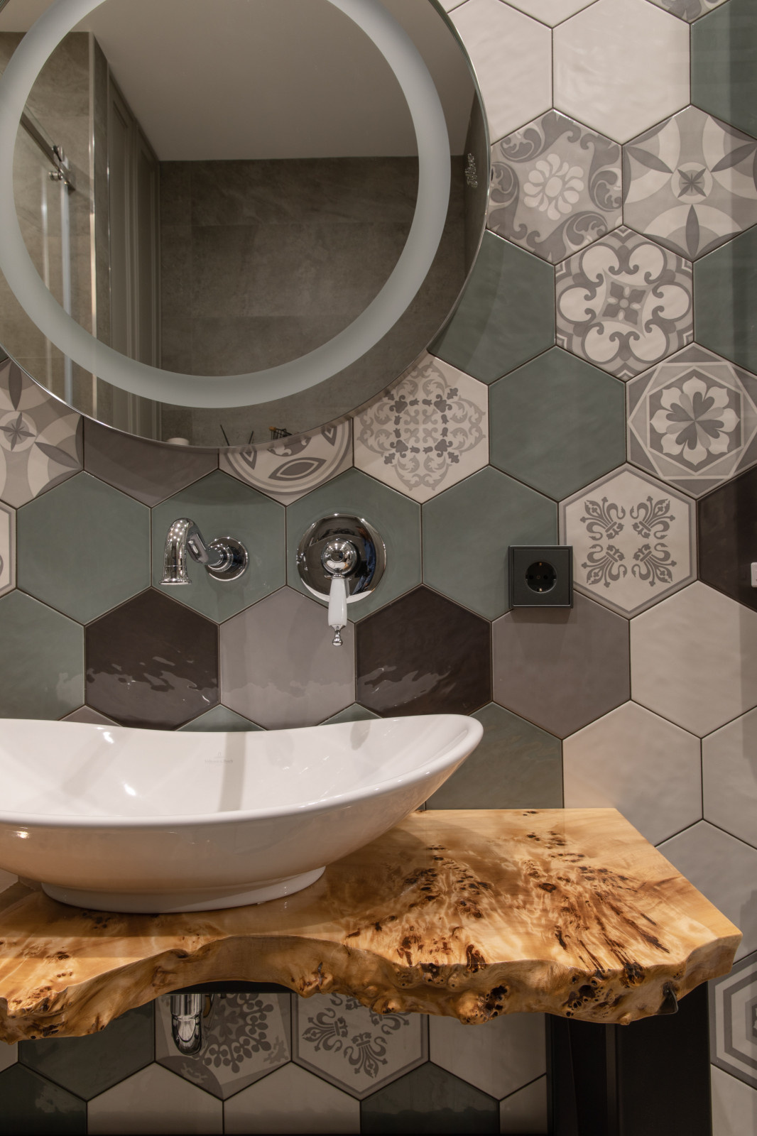 Квартира с зеленой стеной (реализация)