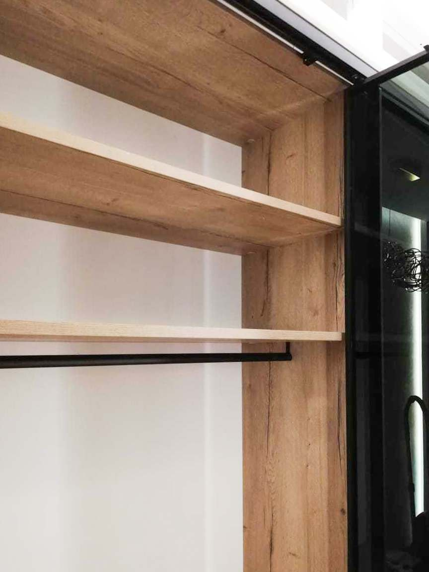 Шкаф корпусный с распашными дверьми raumplus