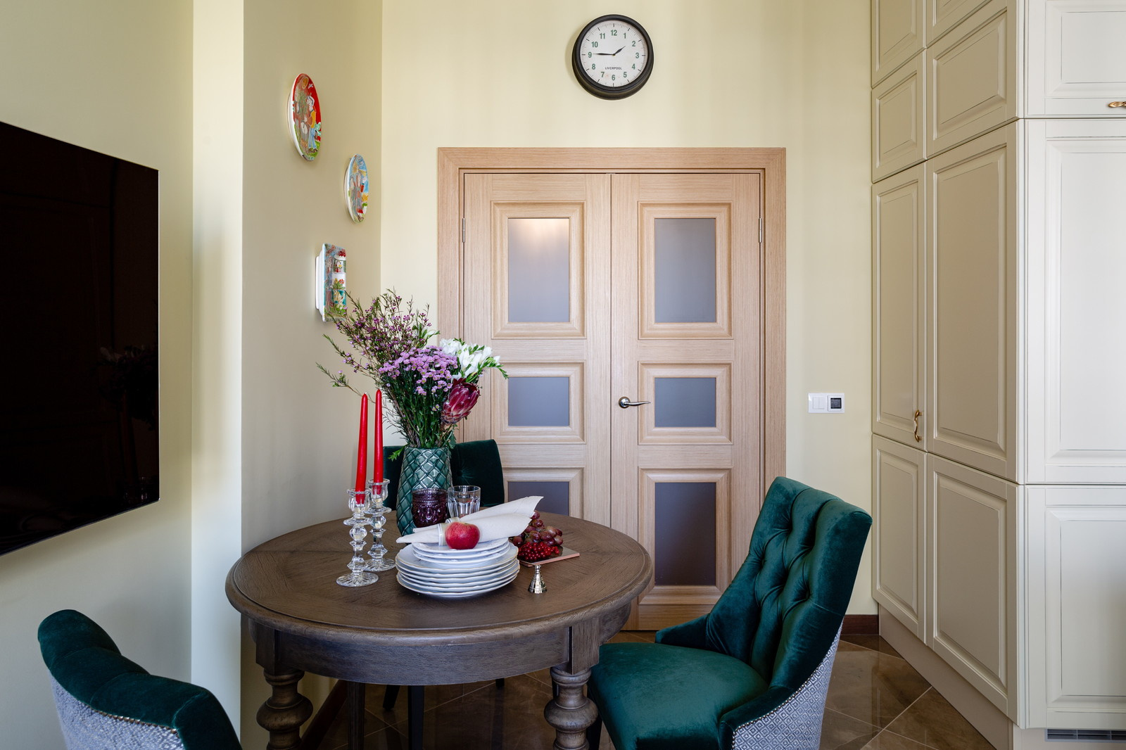 Кухня-гостиная в проекте "Лесная Зелень"