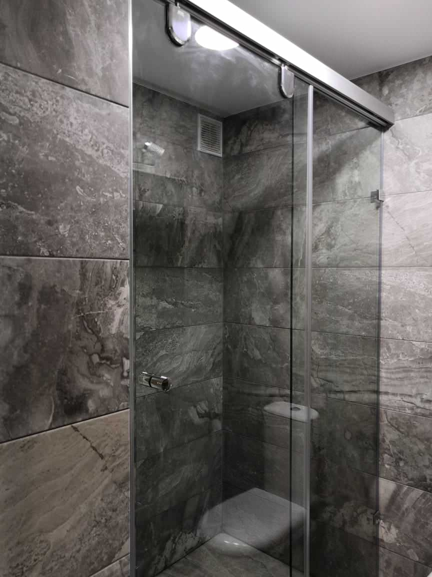 Обложка проекта: Стеклянная раздвижная перегородка