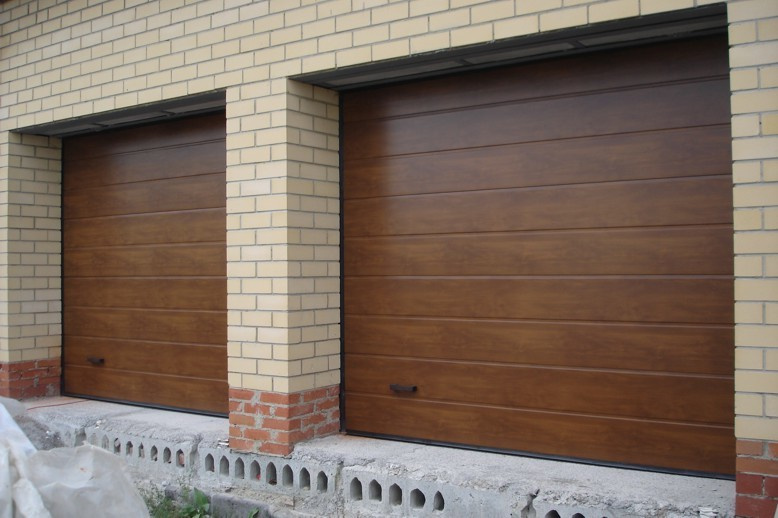 Обложка проекта: Секционные ворота