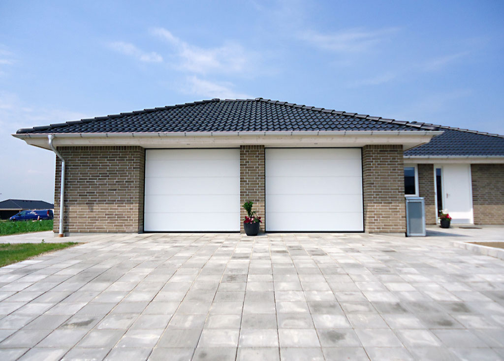 Секционные ворота