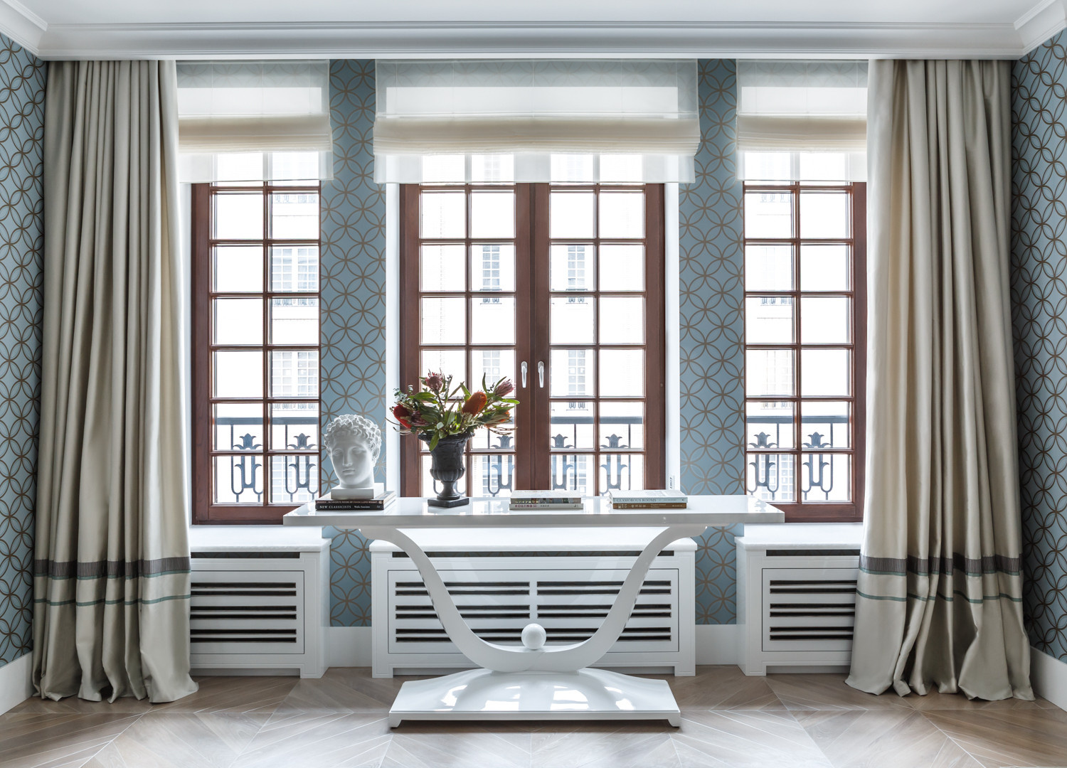 Гостиная Knightsbridge Private Park (оформление текстилем от Fabrin)