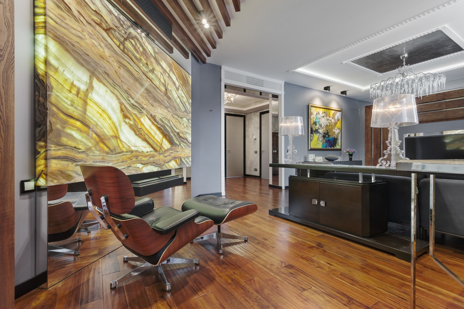 6 картин и 1 граффити