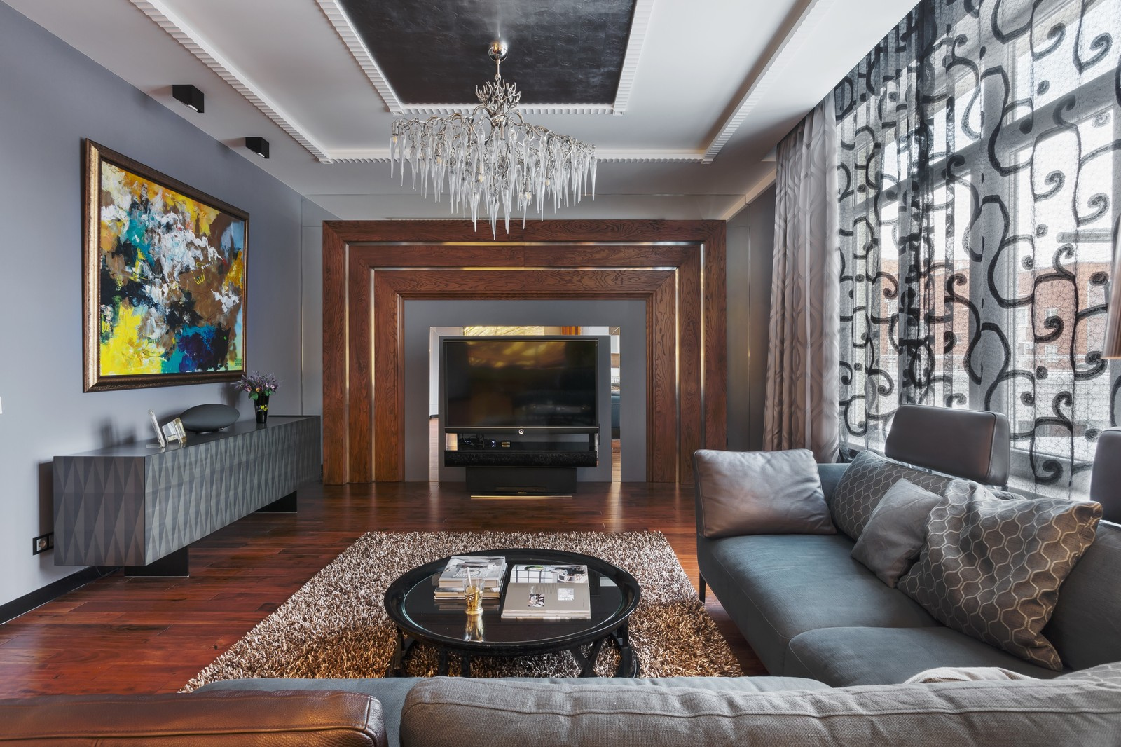 6 картин и 1 граффити