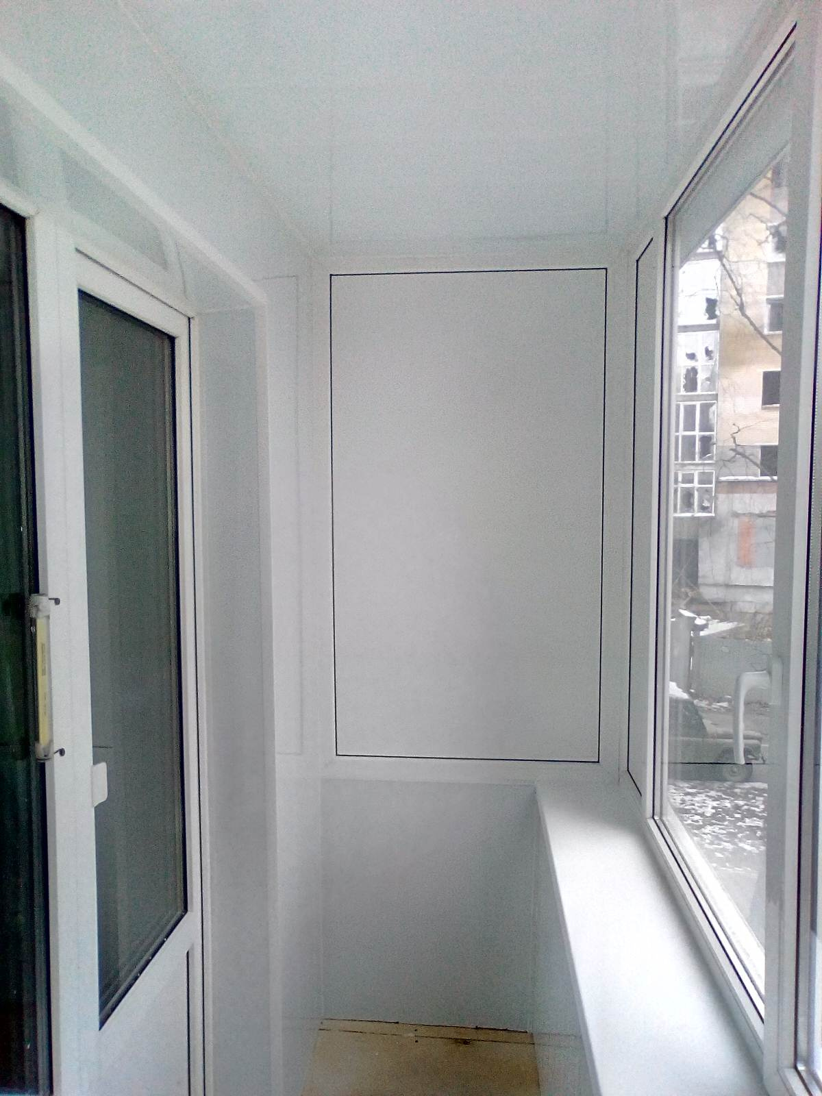 Внутреняя отделка балкона