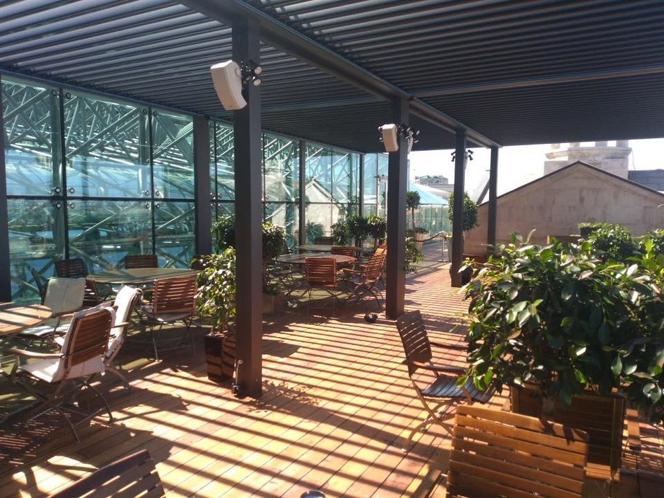 Биоклиматиеская конструкция для веранды на крыше гостницы HYATT