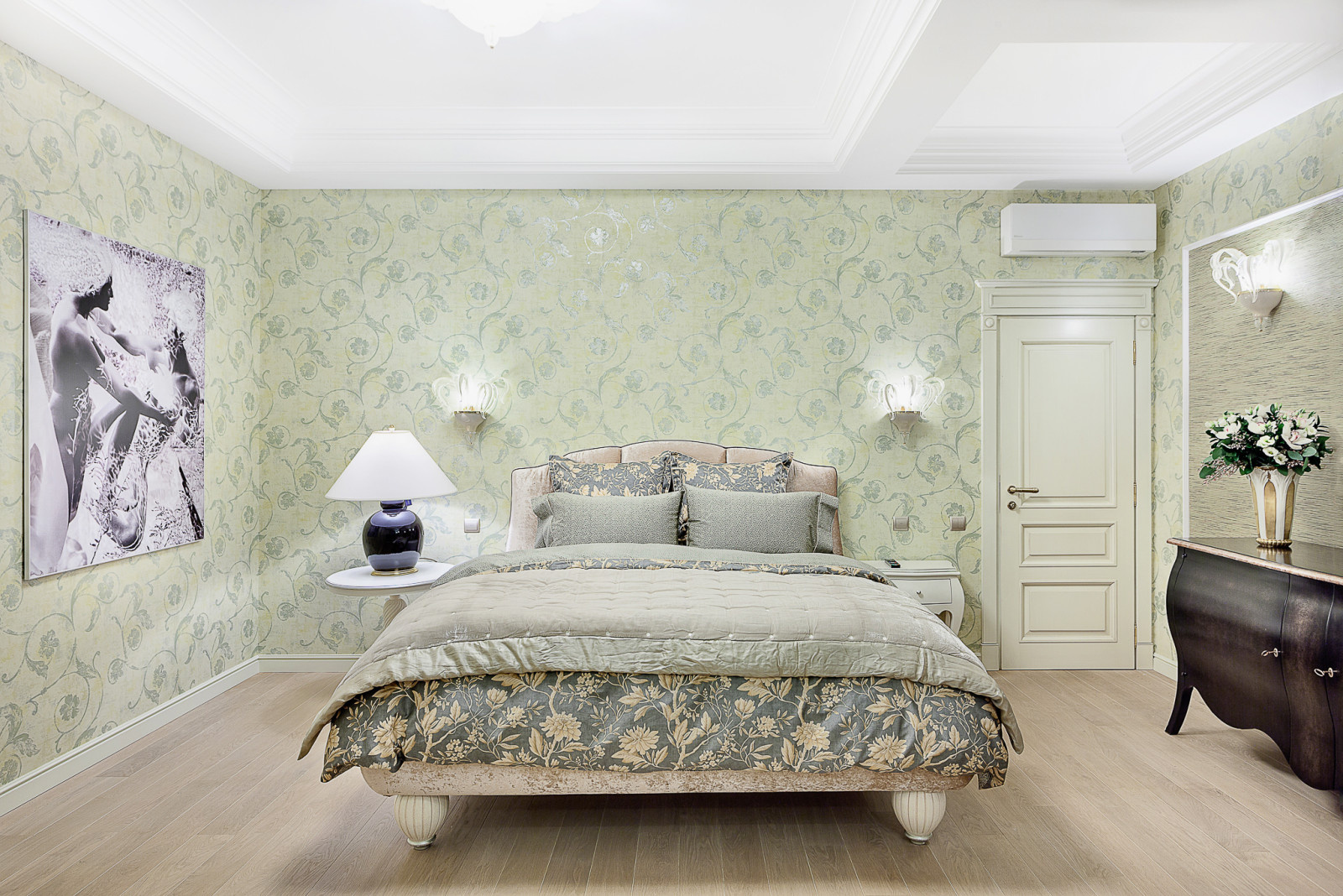 Антон Богомолов