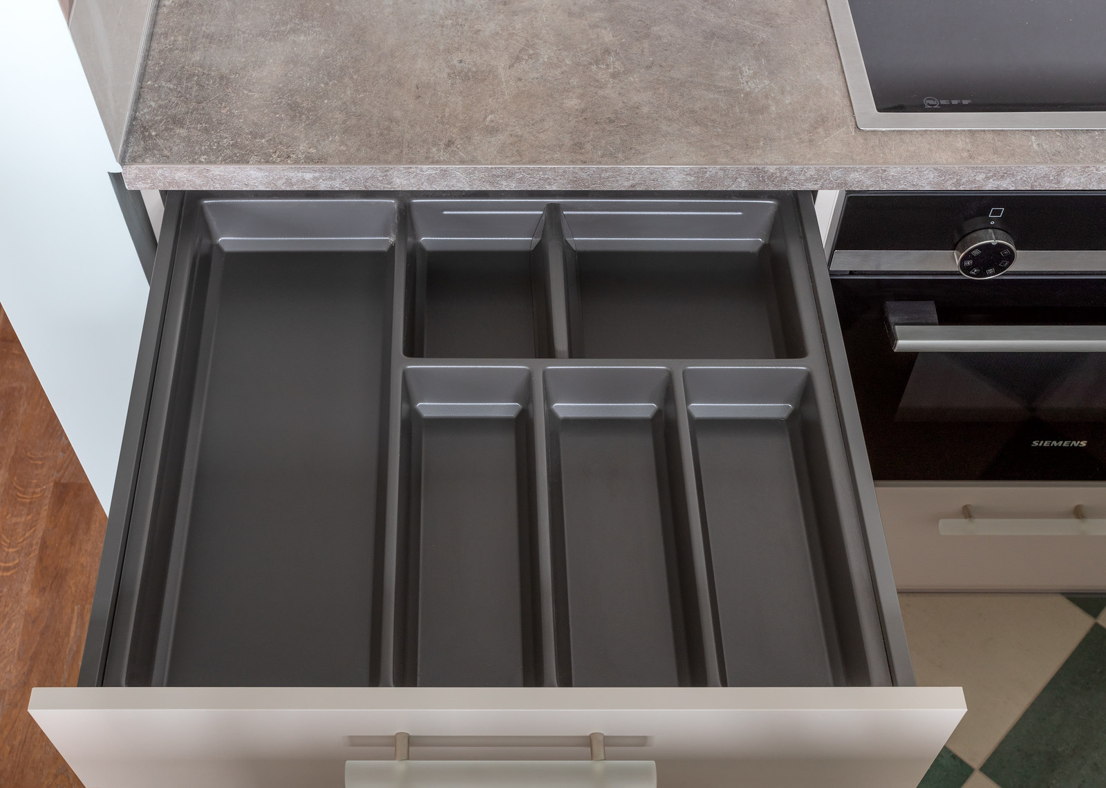 Кухня-аквариум для квартиры студии