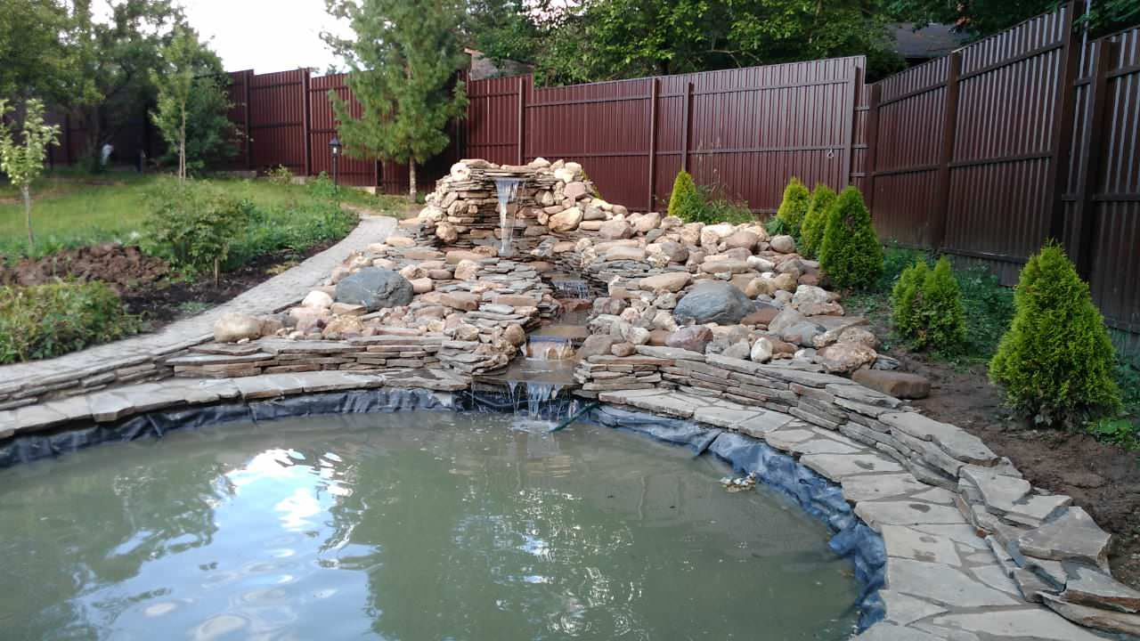 Обложка проекта: Пруд с водопадом и каскадным ручьем