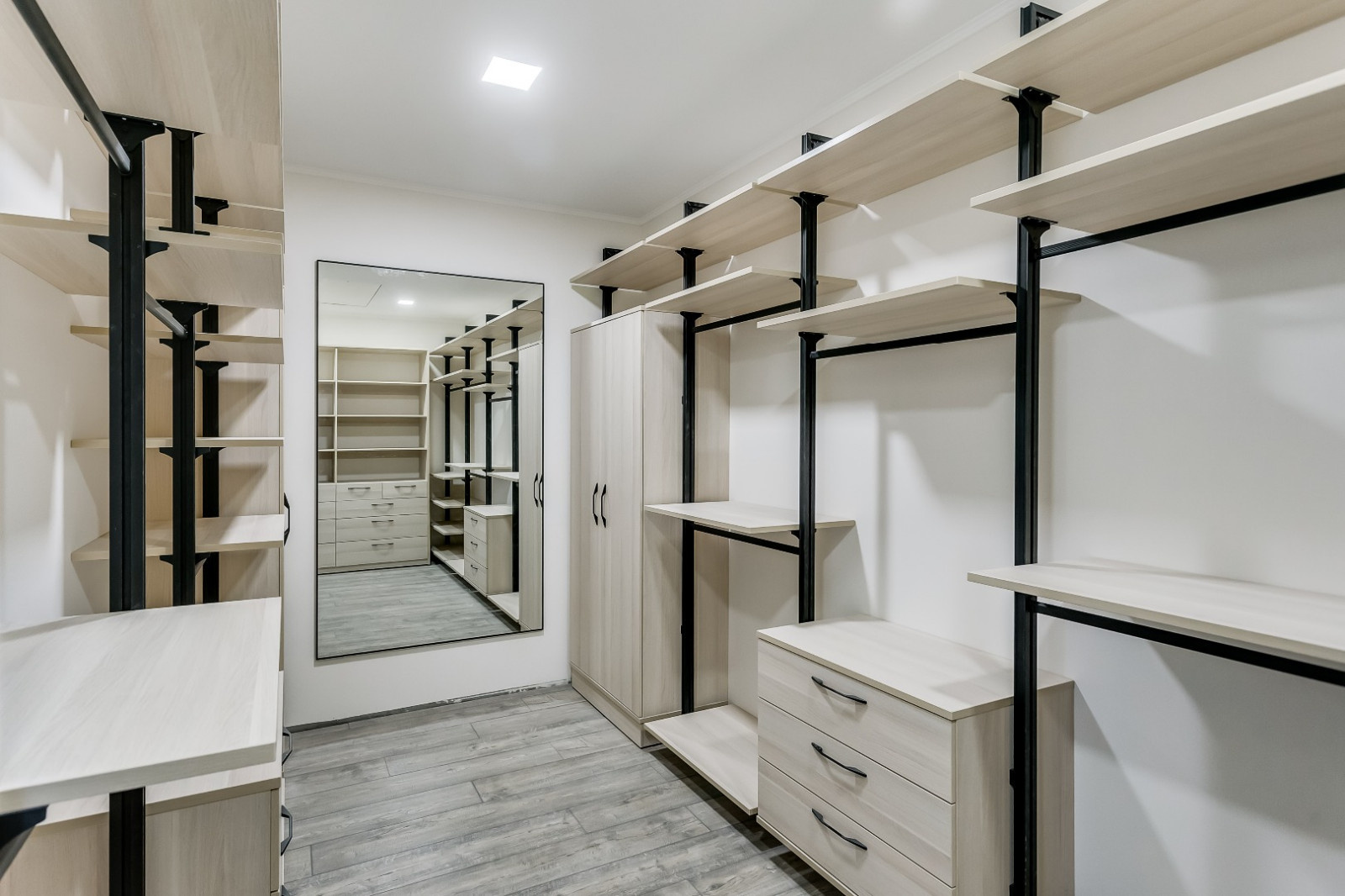 Обложка проекта: гардеробные системы.