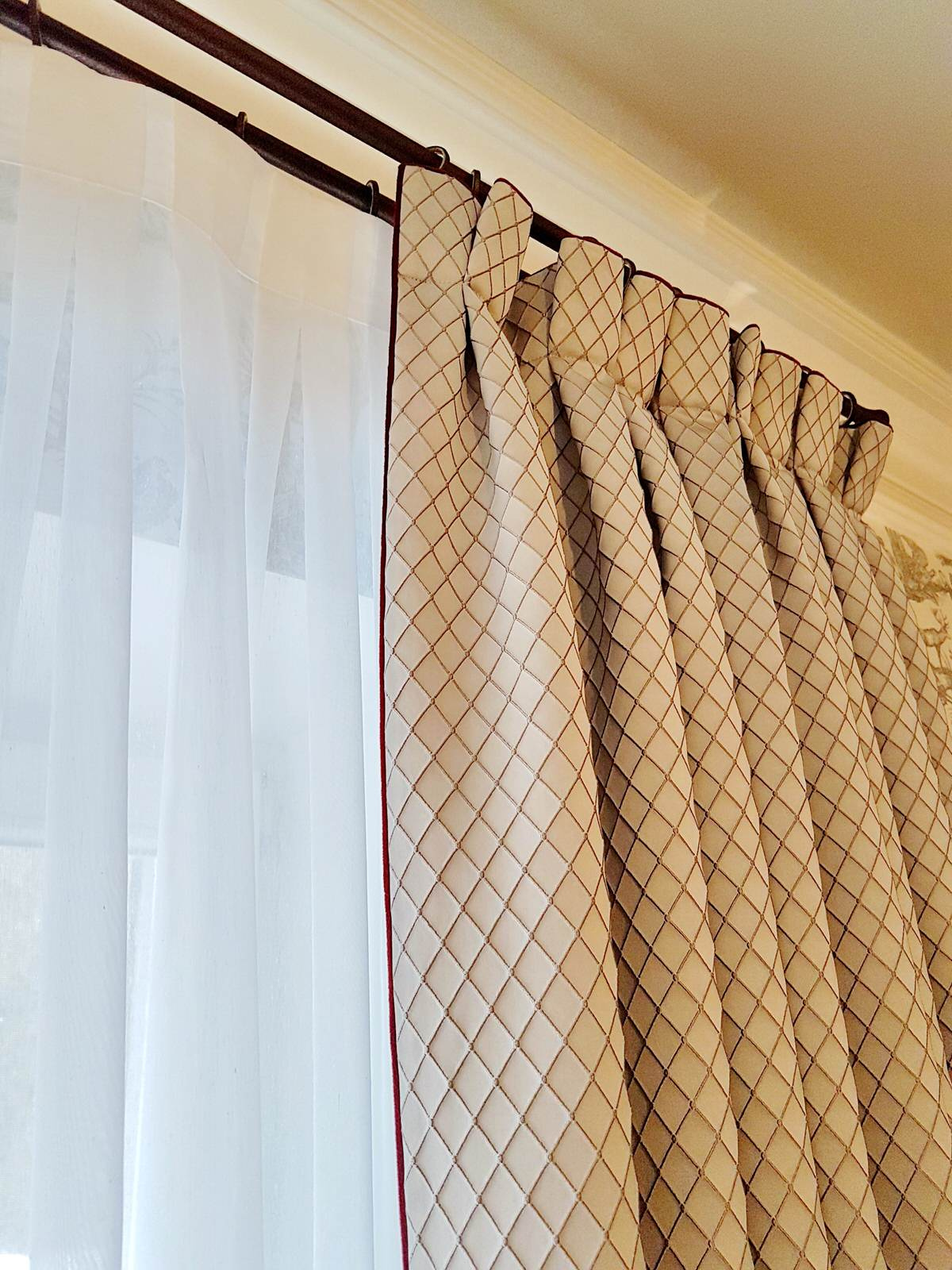 Вопрос: Сколько стоят хорошие шторы