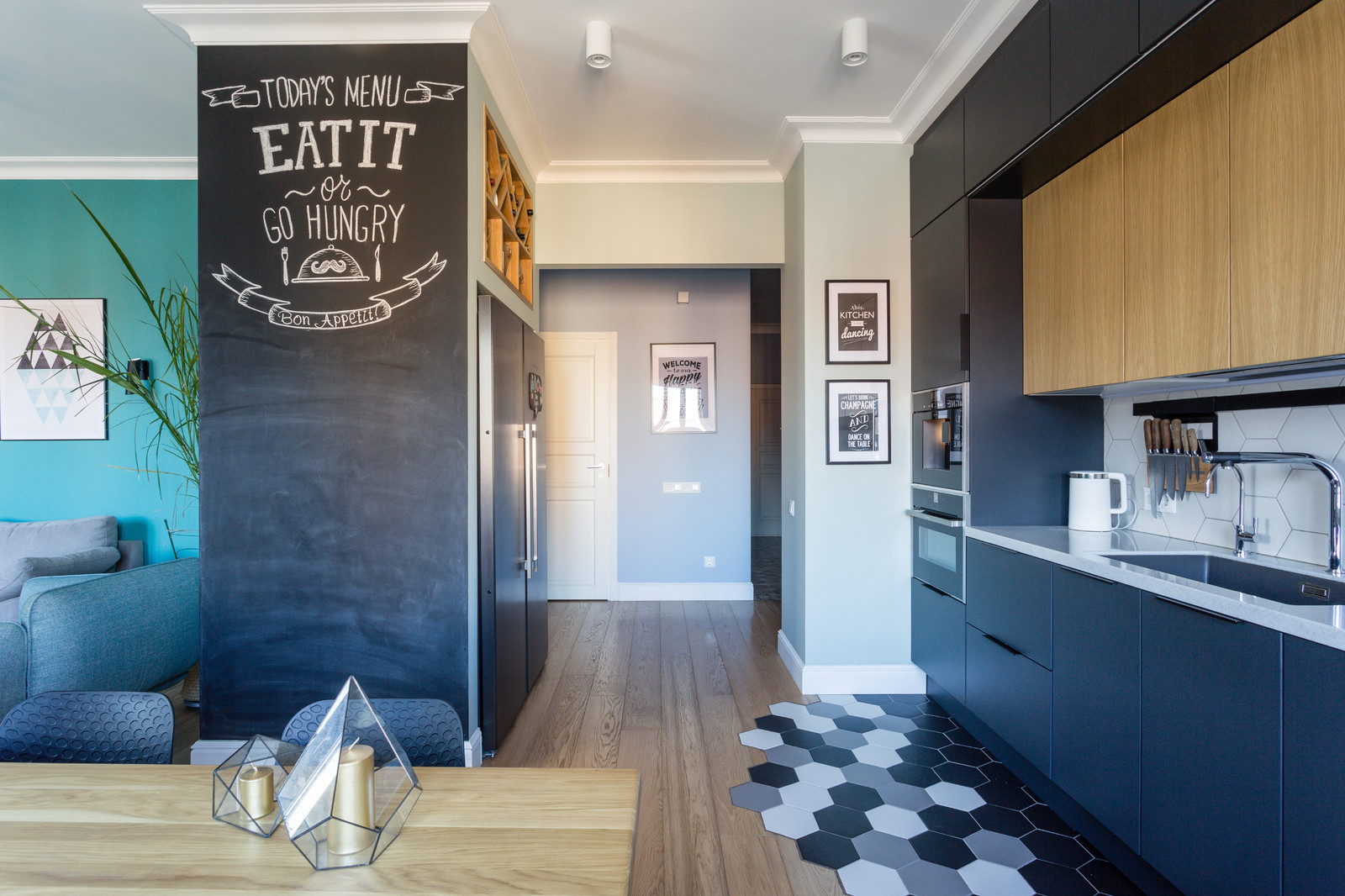 Фотоохота: Как обыграть торец кухни в кухне-гостиной