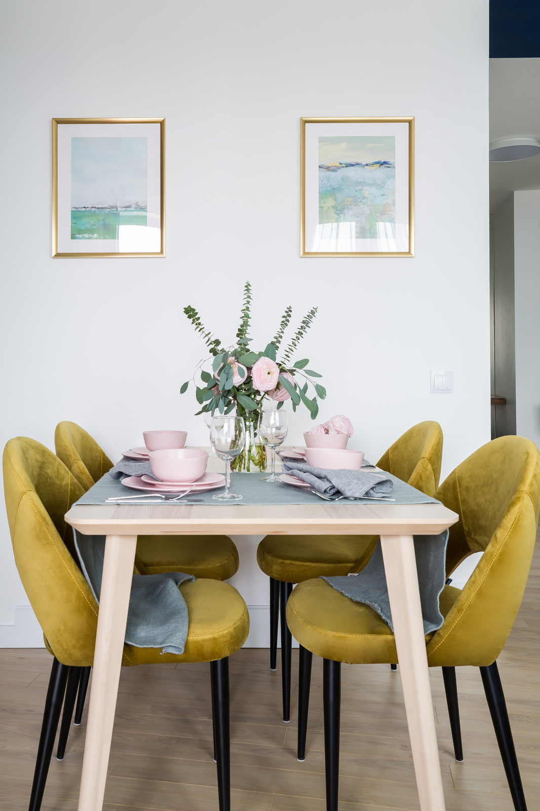 Квартира в современном стиле с яркими акцентами