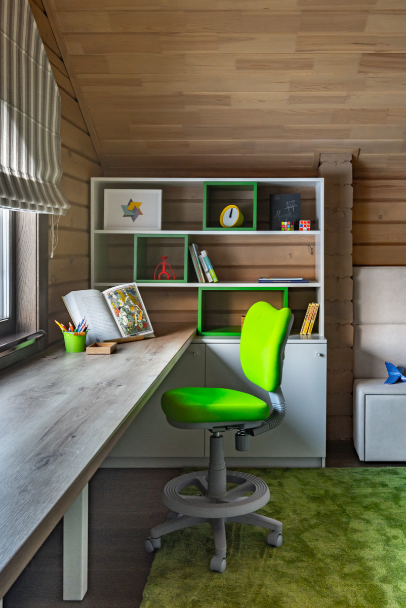 Дом среди берёз