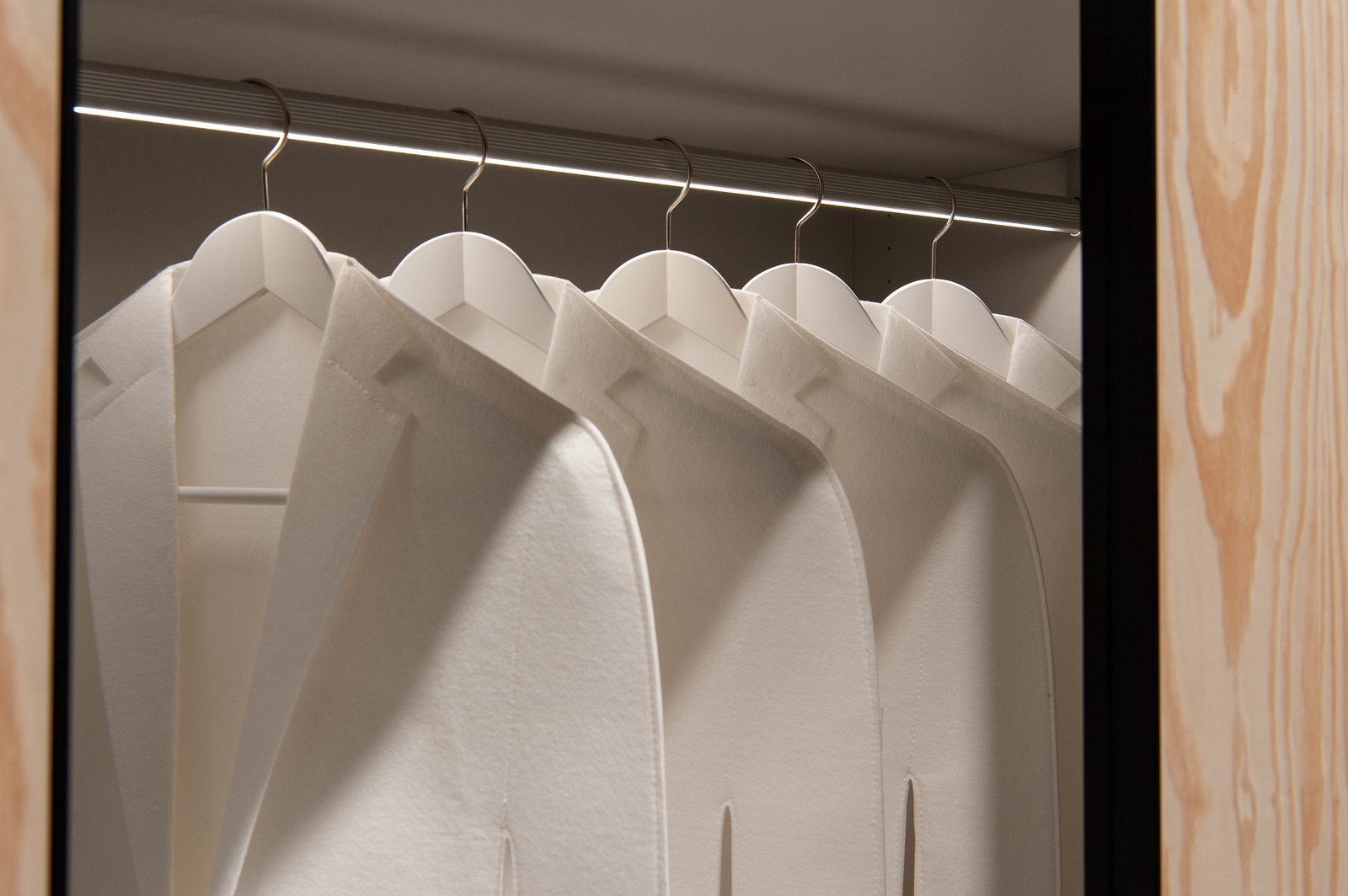 Вешало с LED подсветкой