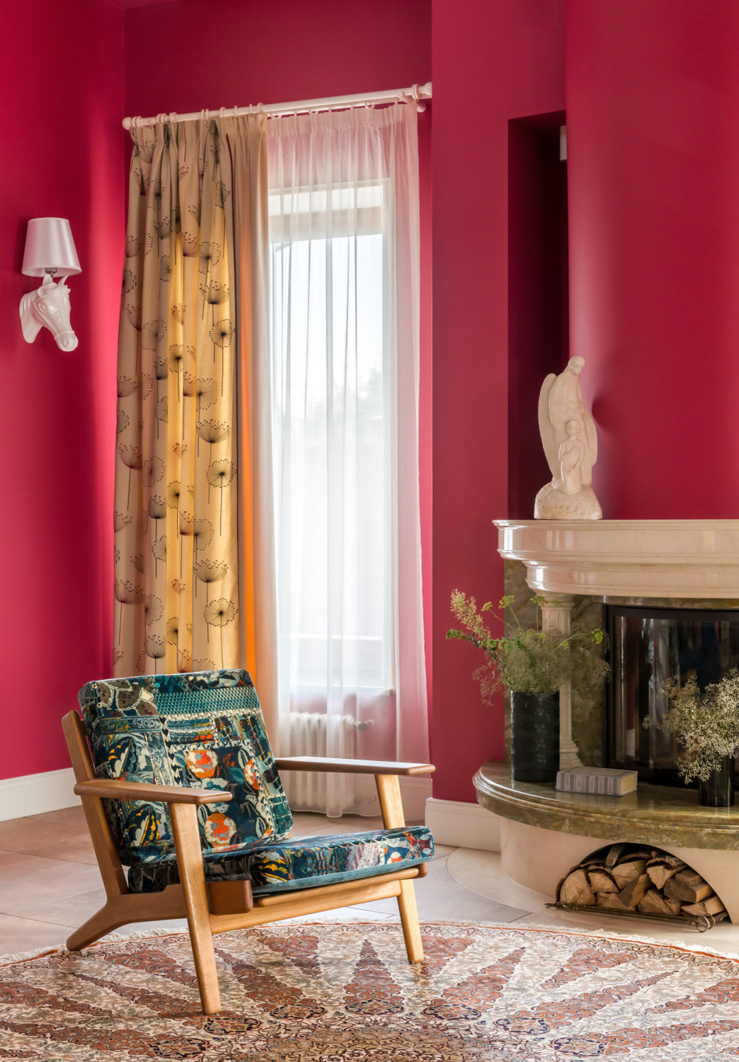 В гостях: Дом у озера — с малиновой гостиной