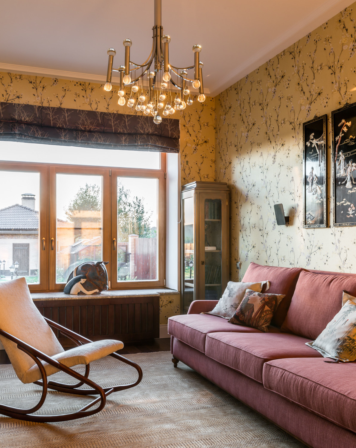 В гостях: Дом у озера — с малиновой гостиной