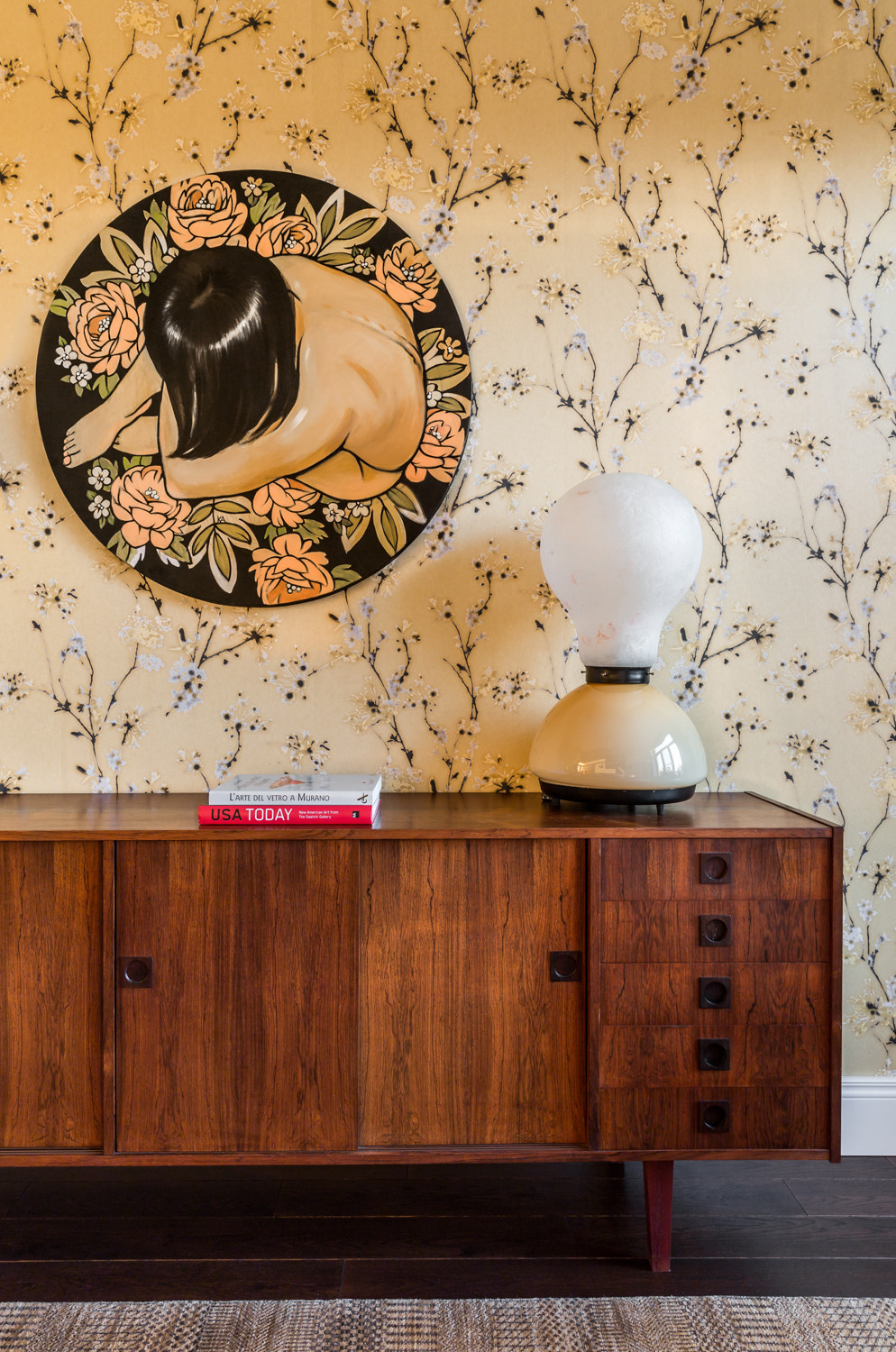 В гостях: Дом у озера — с малиновой гостиной