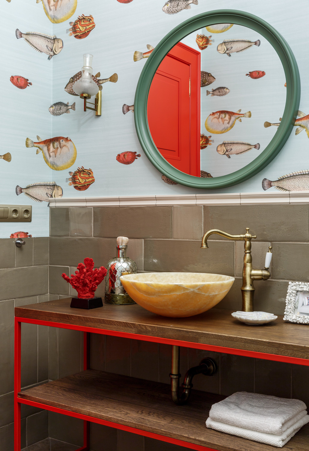 В гостях: Дом у озера — с малиновой гостиной