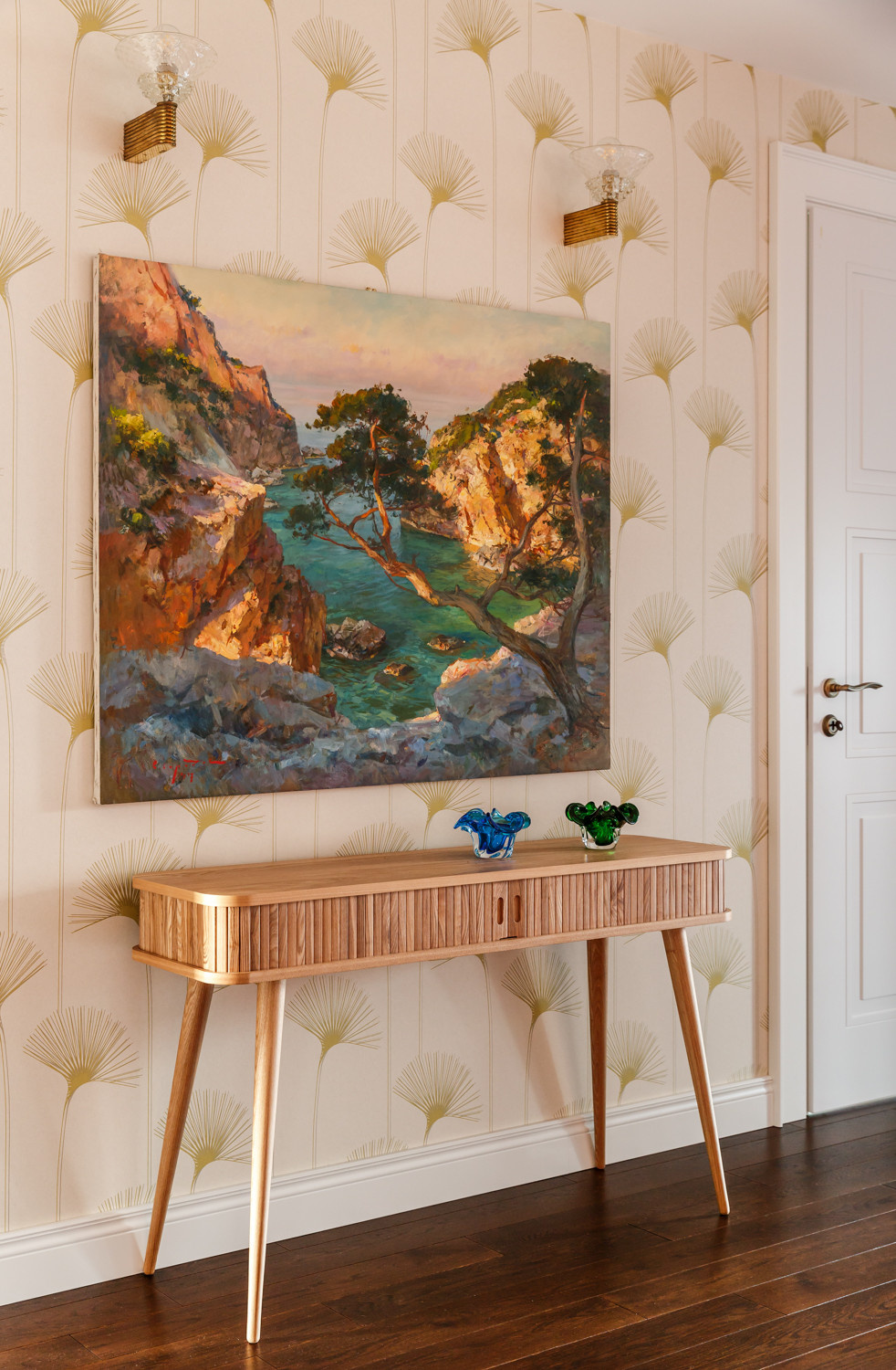 В гостях: Дом у озера — с малиновой гостиной