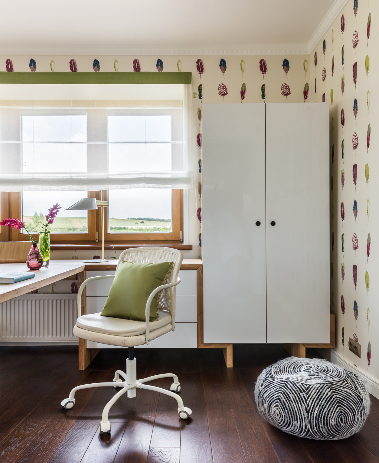 В гостях: Дом у озера — с малиновой гостиной