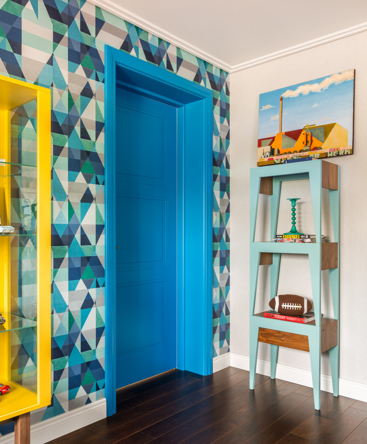 В гостях: Дом у озера — с малиновой гостиной