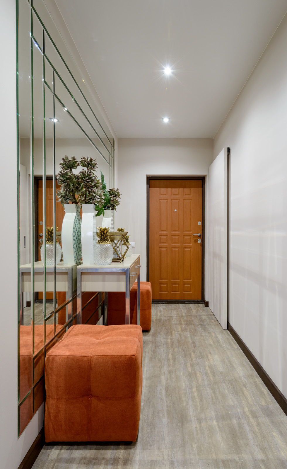 Прихожая квартиры 86 м2 в ЖК Гагаринский