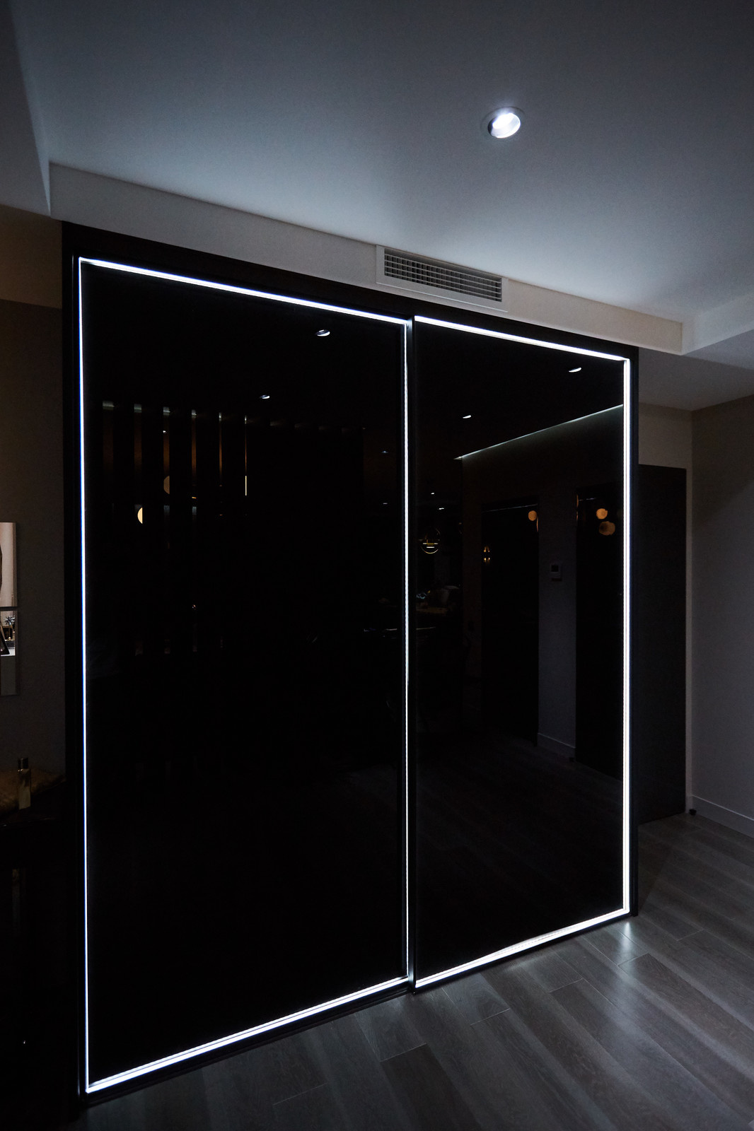 Шкаф-купе raumplus рамка R1200 темная бронза с LED подсветкой