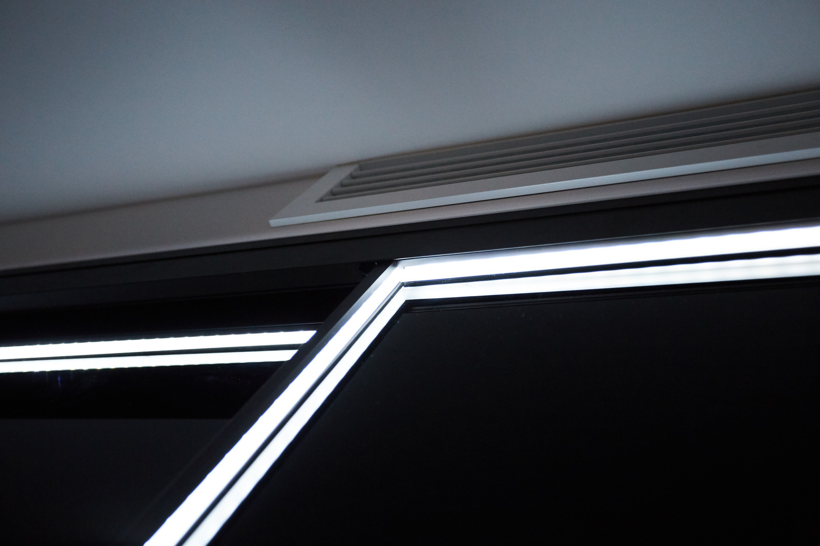 Шкаф-купе raumplus рамка R1200 темная бронза с LED подсветкой