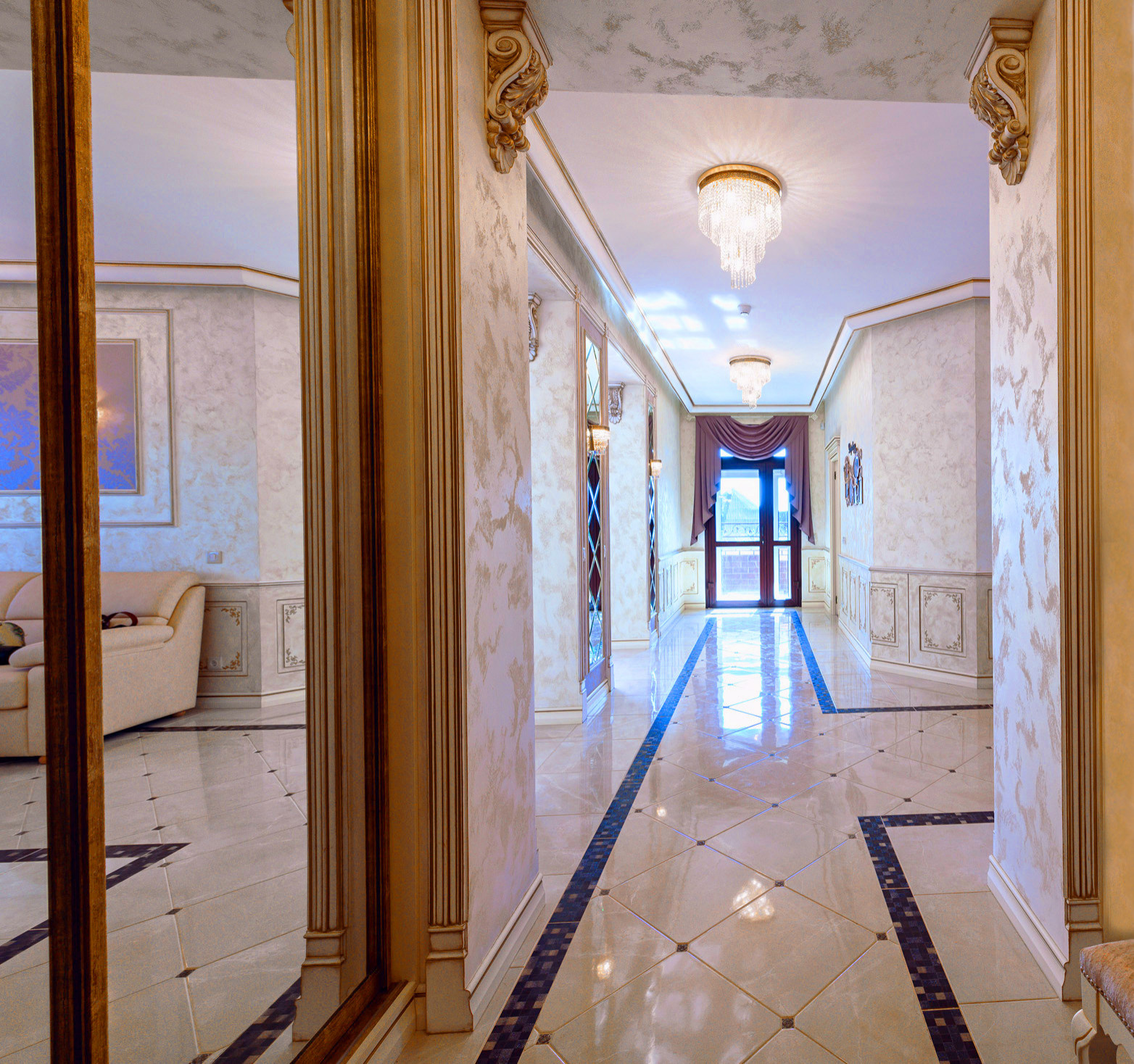 прихожая,холл в загородном доме