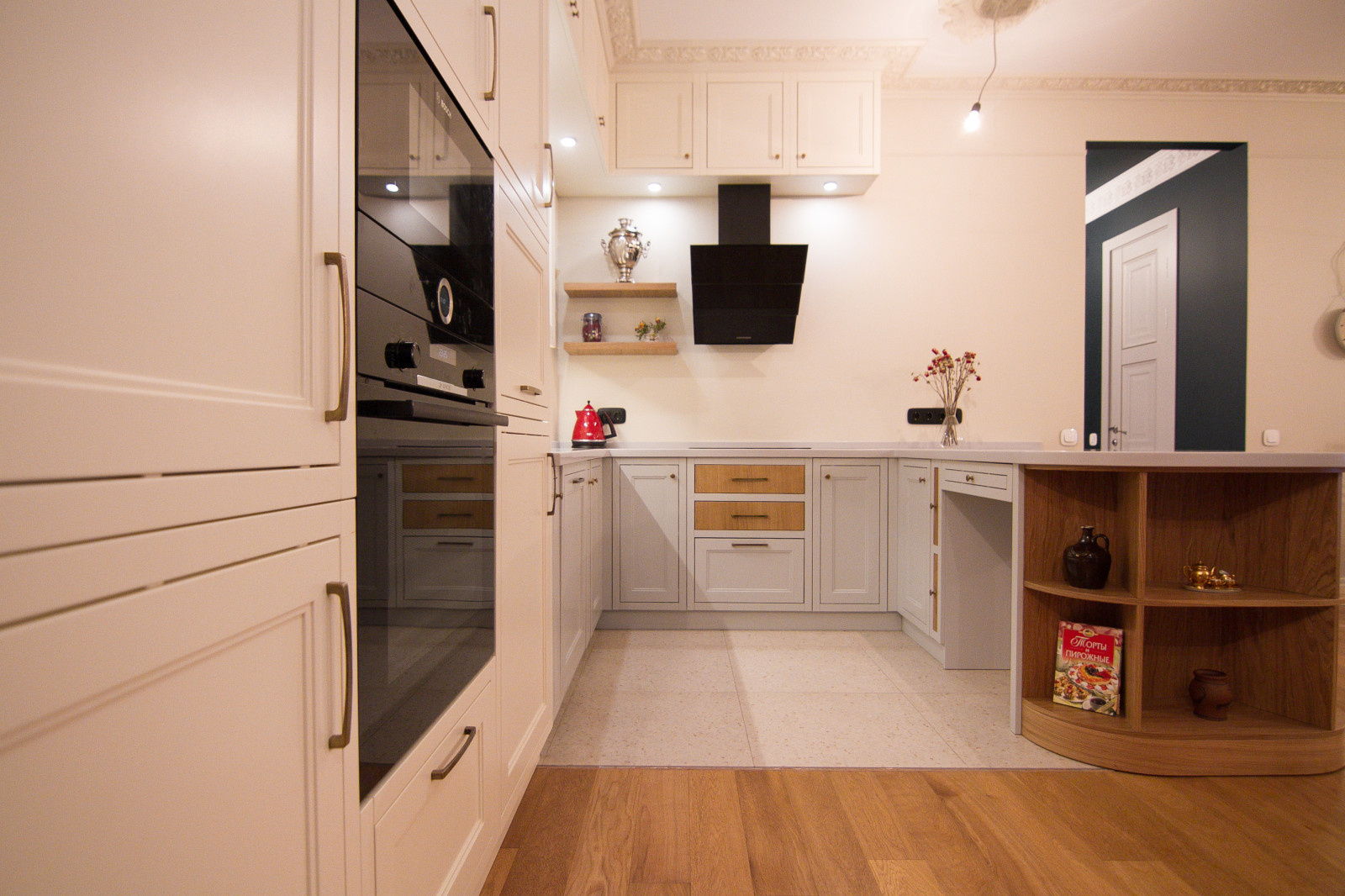 Бело-серая кухня в Москве