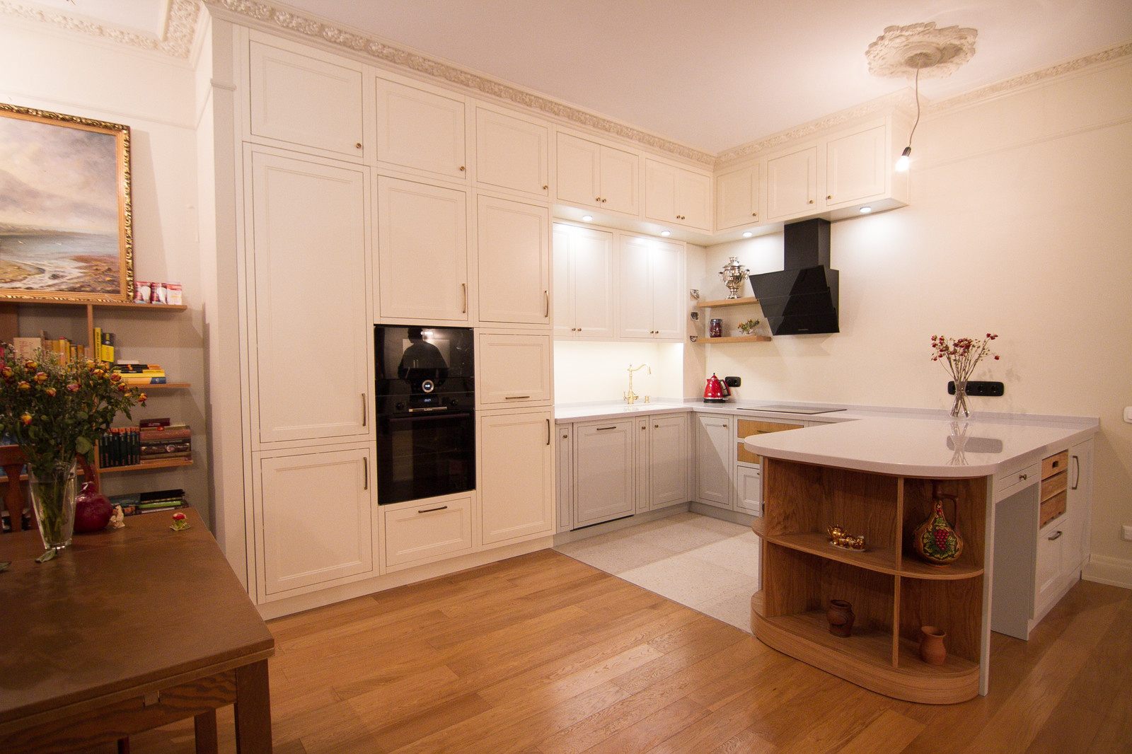 Бело-серая кухня в Москве