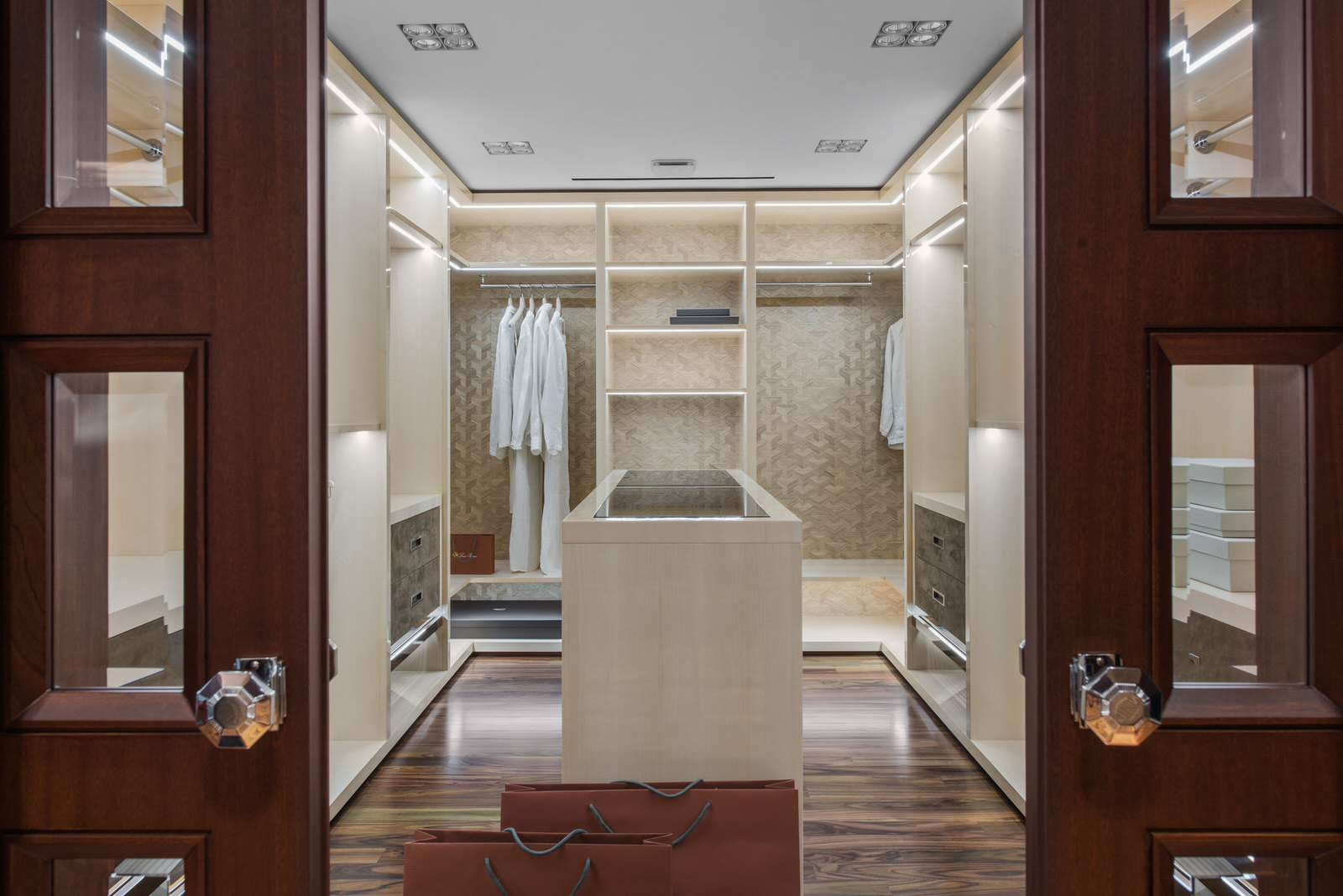 Квартира с террасой у моря