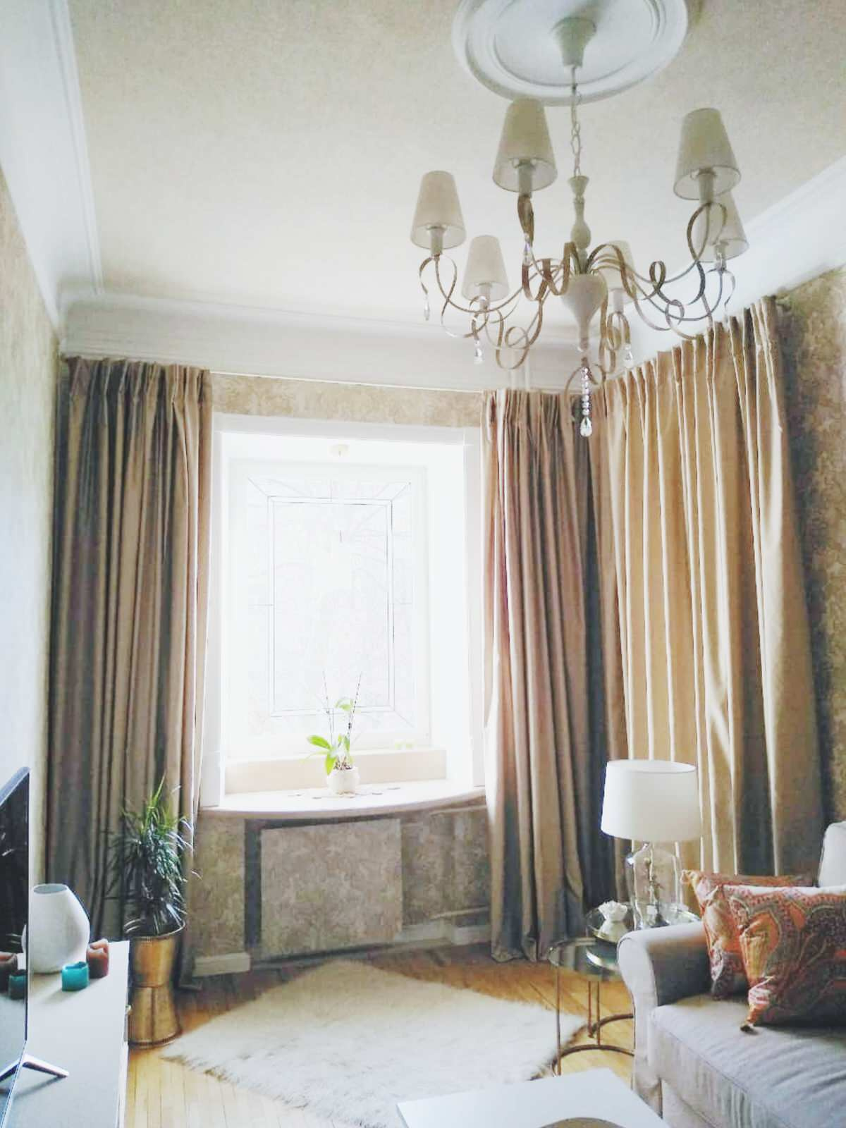 нежные портьеры в интерьере