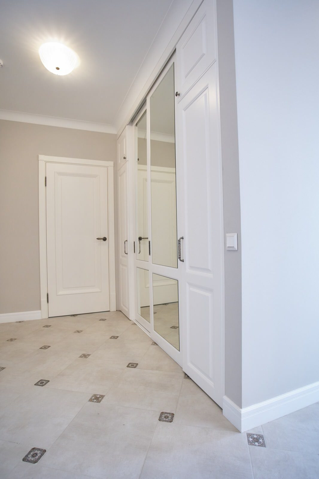 Раздвижные двери-купе raumplus для гардеробной