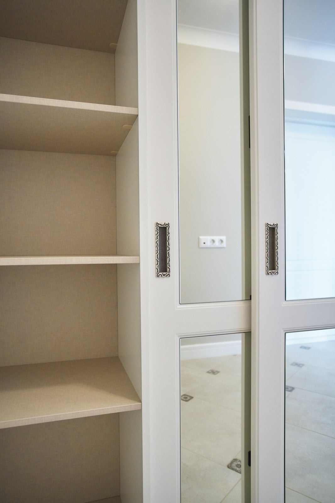 Раздвижные двери-купе raumplus для гардеробной