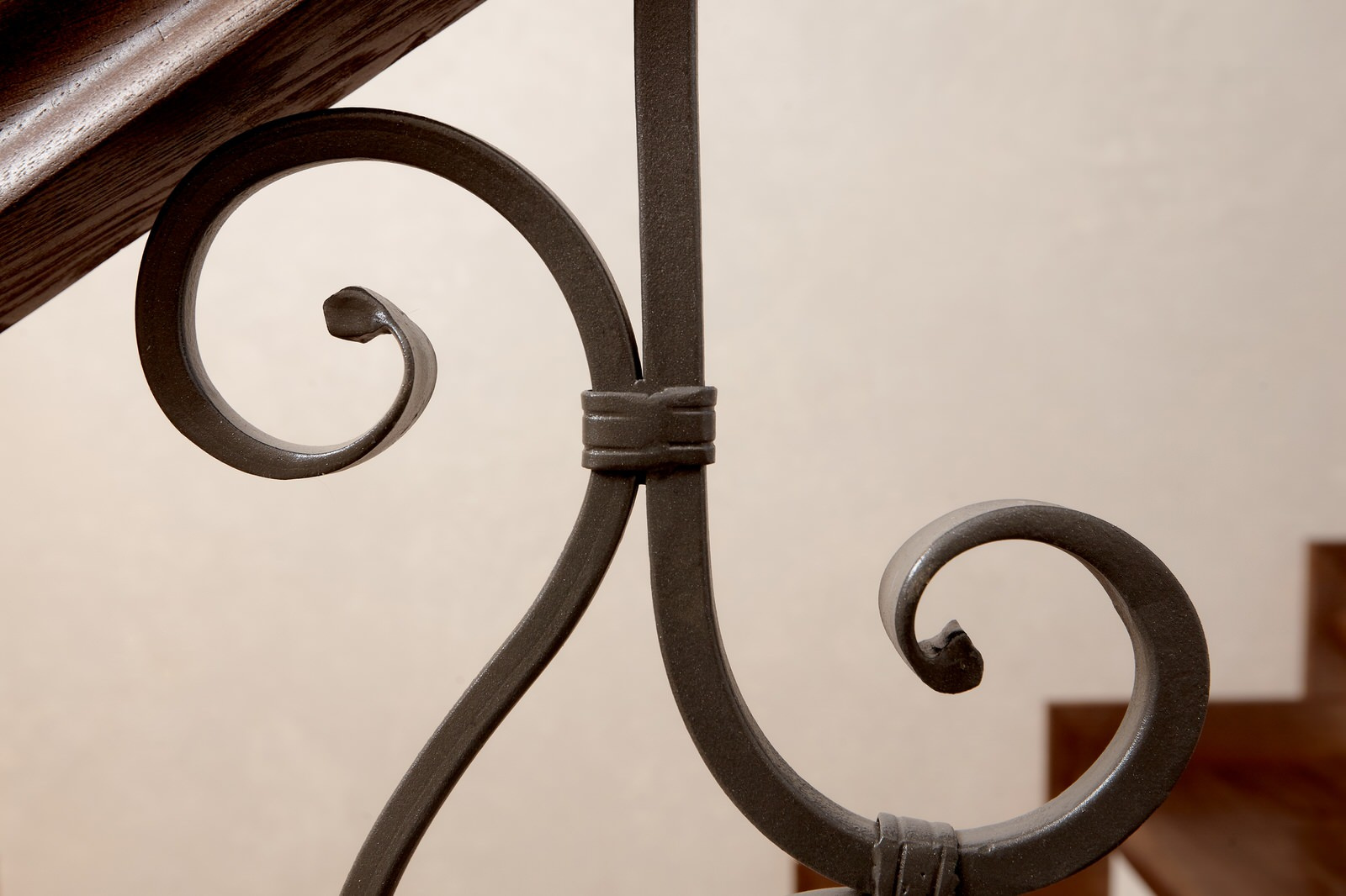 Лестница с гардеробной