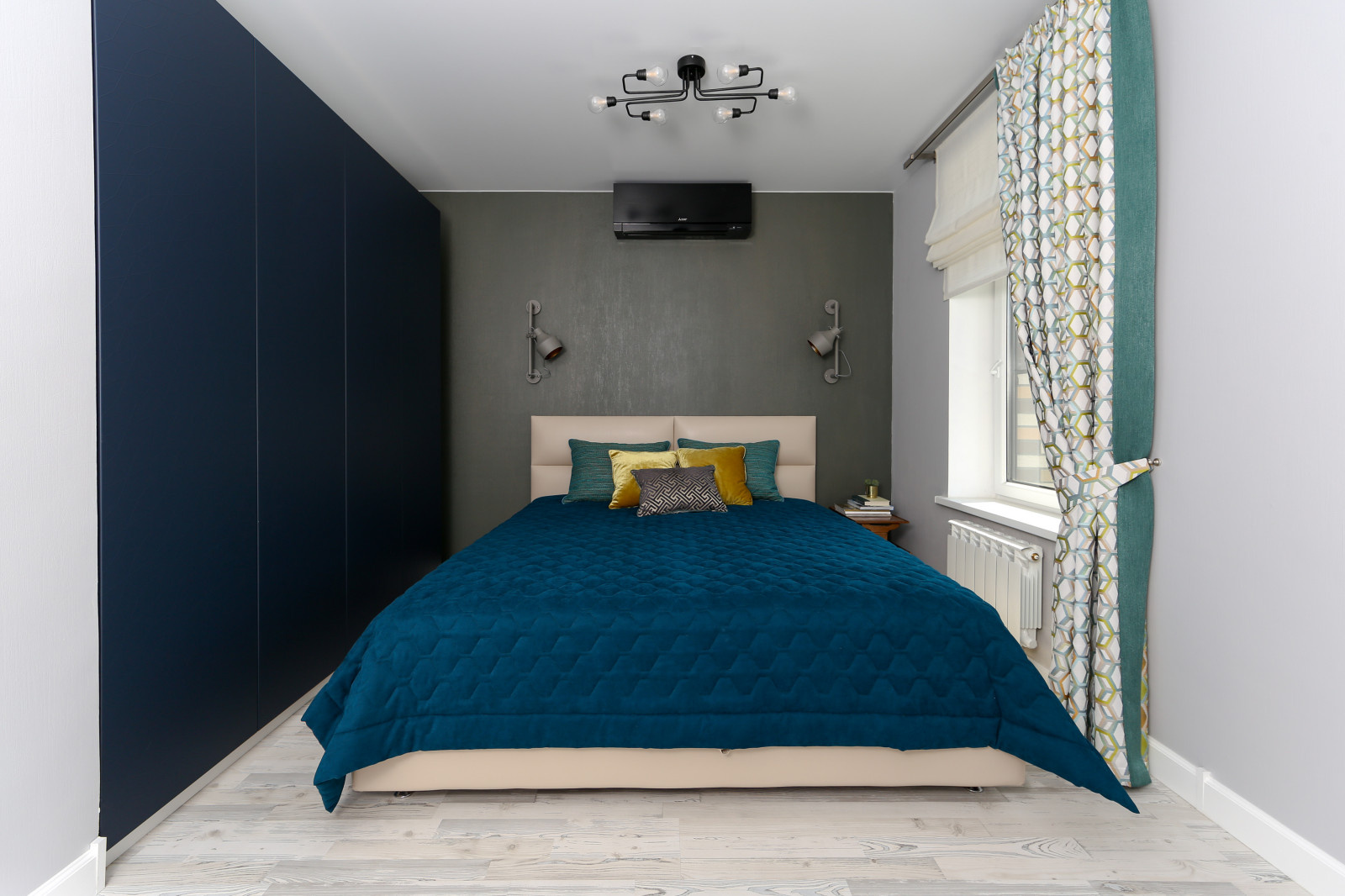 Обложка проекта: Квартира холостяка: скучно не будет!