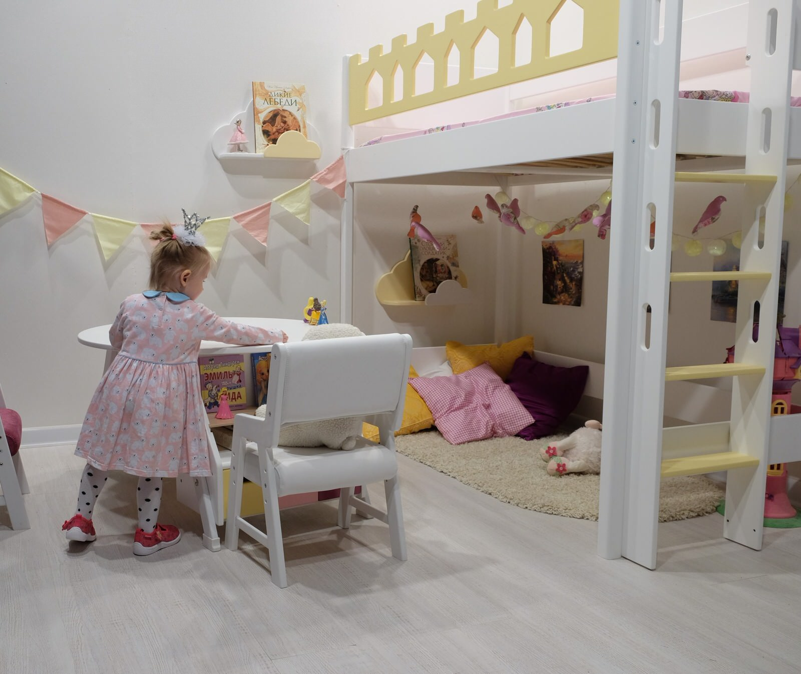 Детская комната для девочки