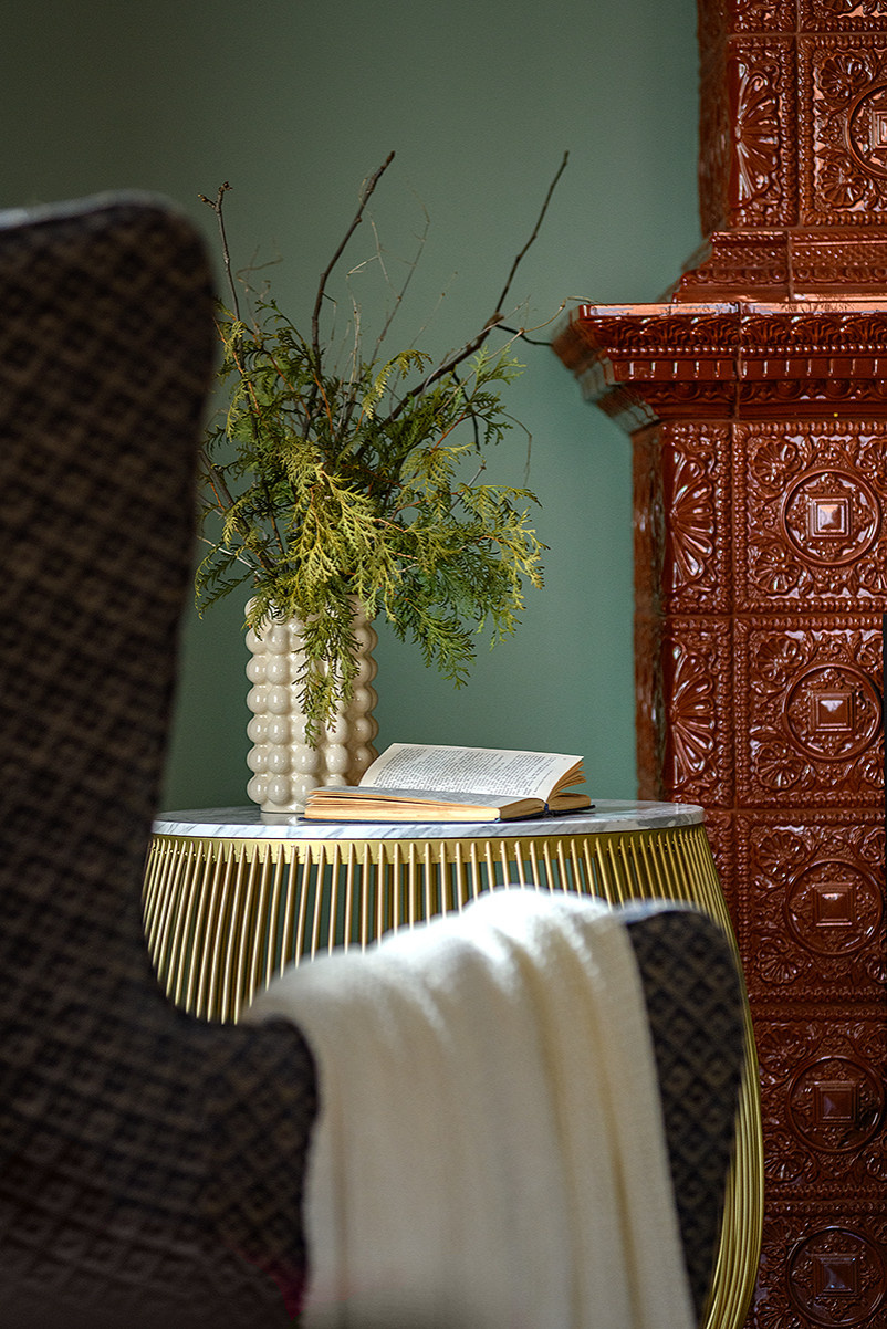 Проект недели: Пряничная гостиная с изразцовым камином