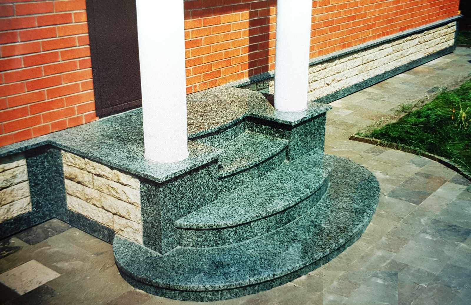 Фоновое изображение профиля ООО Грантик