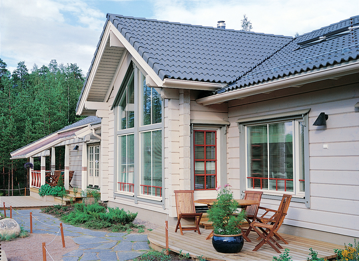 Продукция Tikkurila для наружных работ