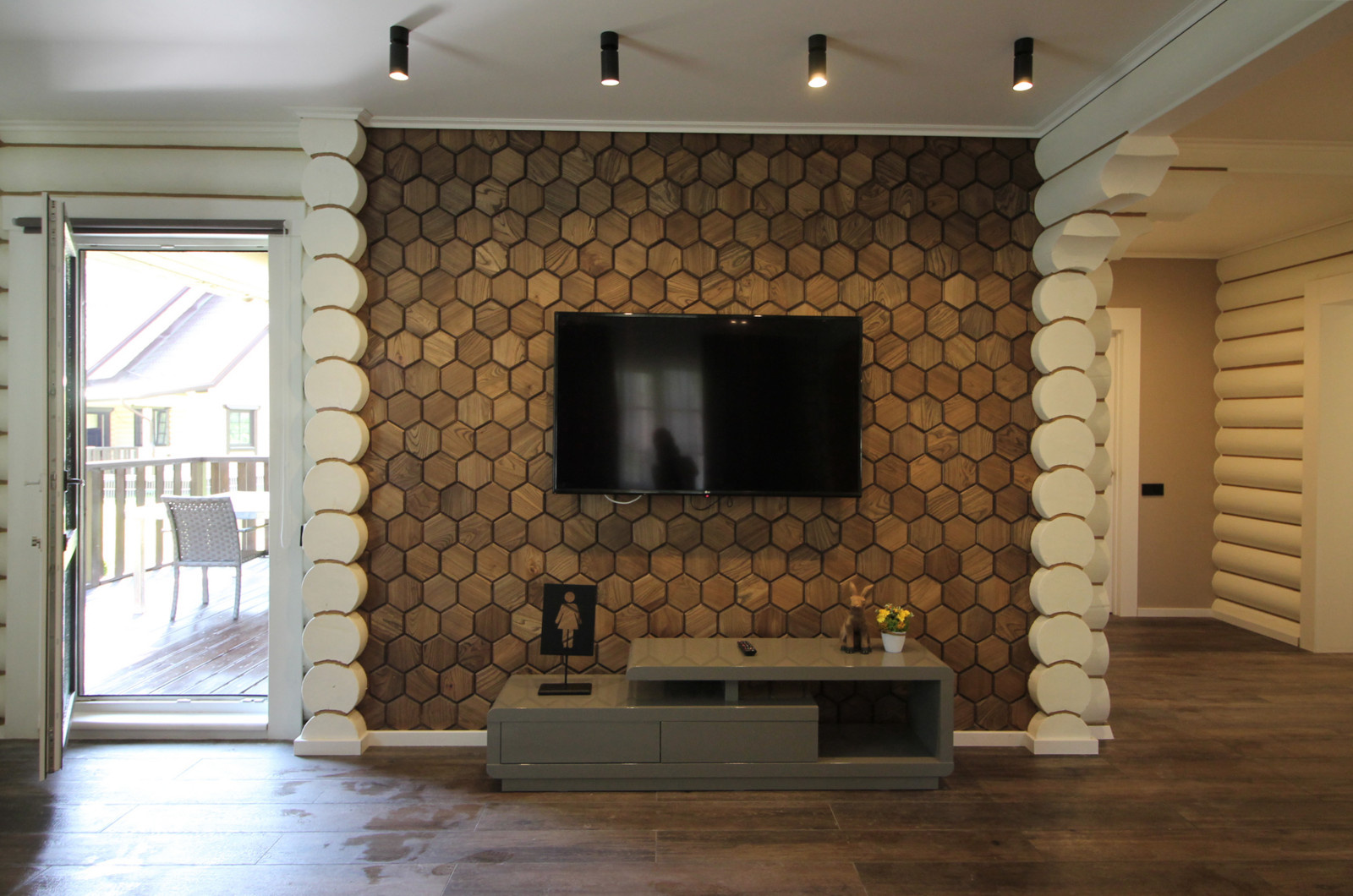 Срубовой коттедж 38 в п.Рощино, Ленинградская обл. Царство-Королевство