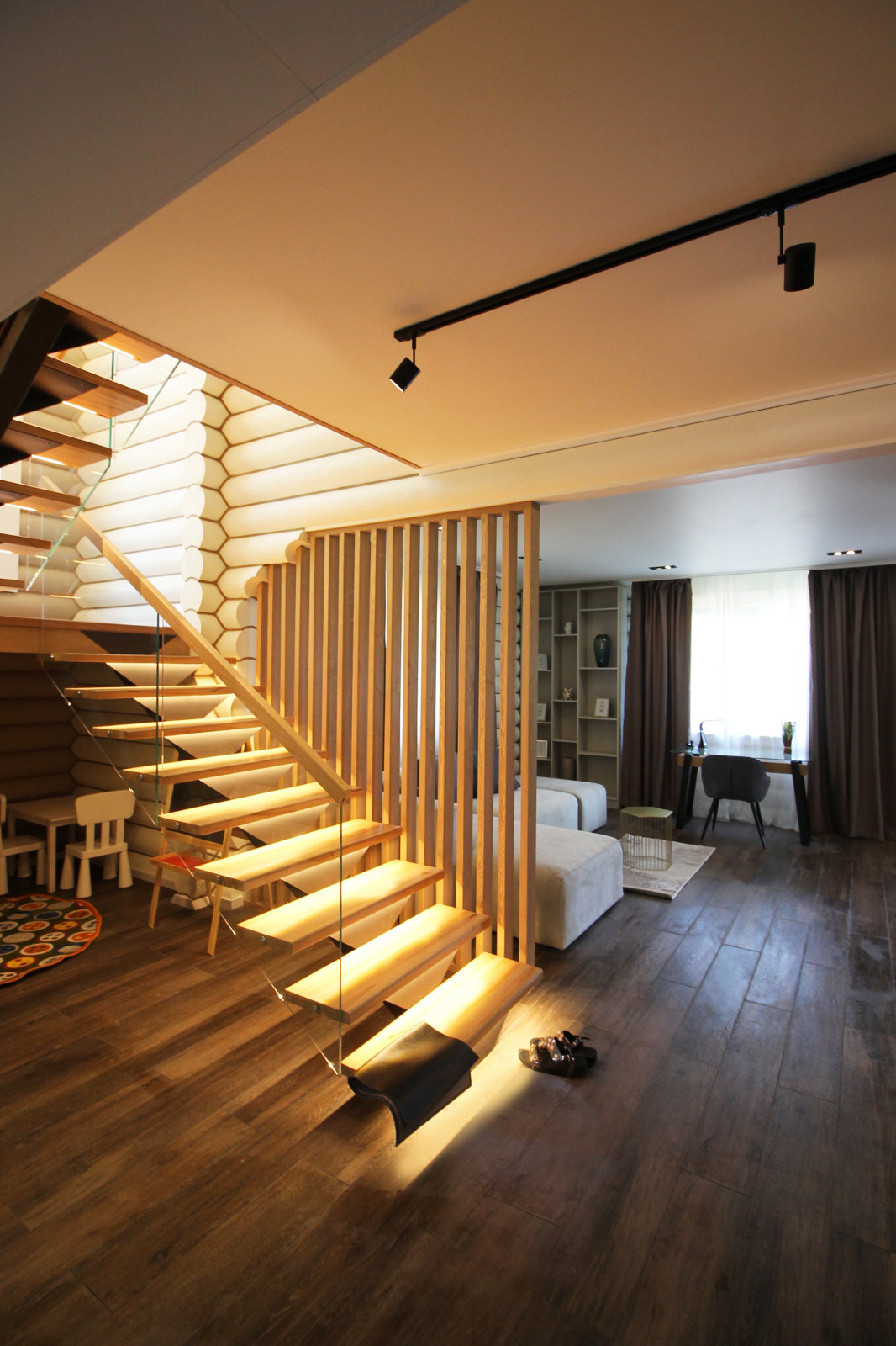 Срубовой коттедж 38 в п.Рощино, Ленинградская обл. Царство-Королевство