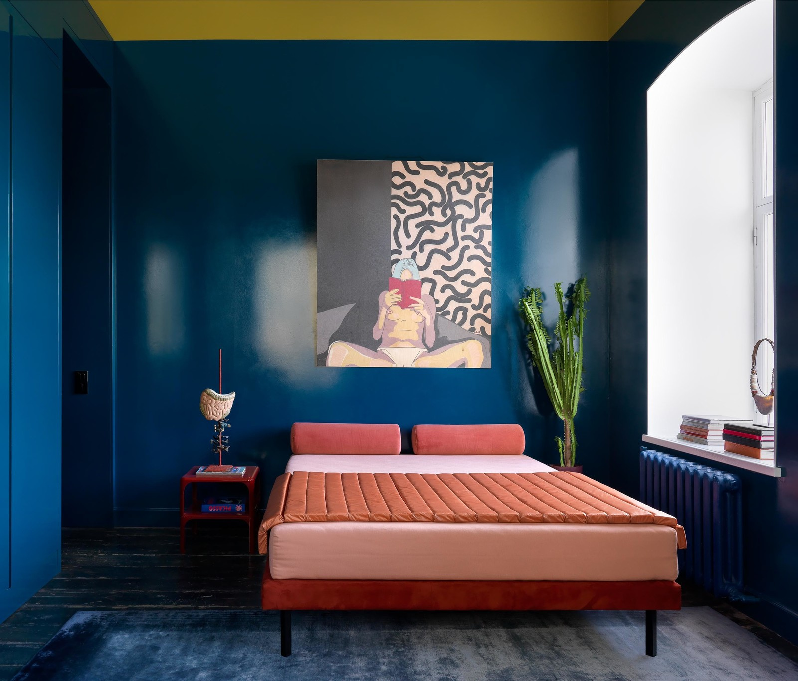 Bright apartment with a very bold design